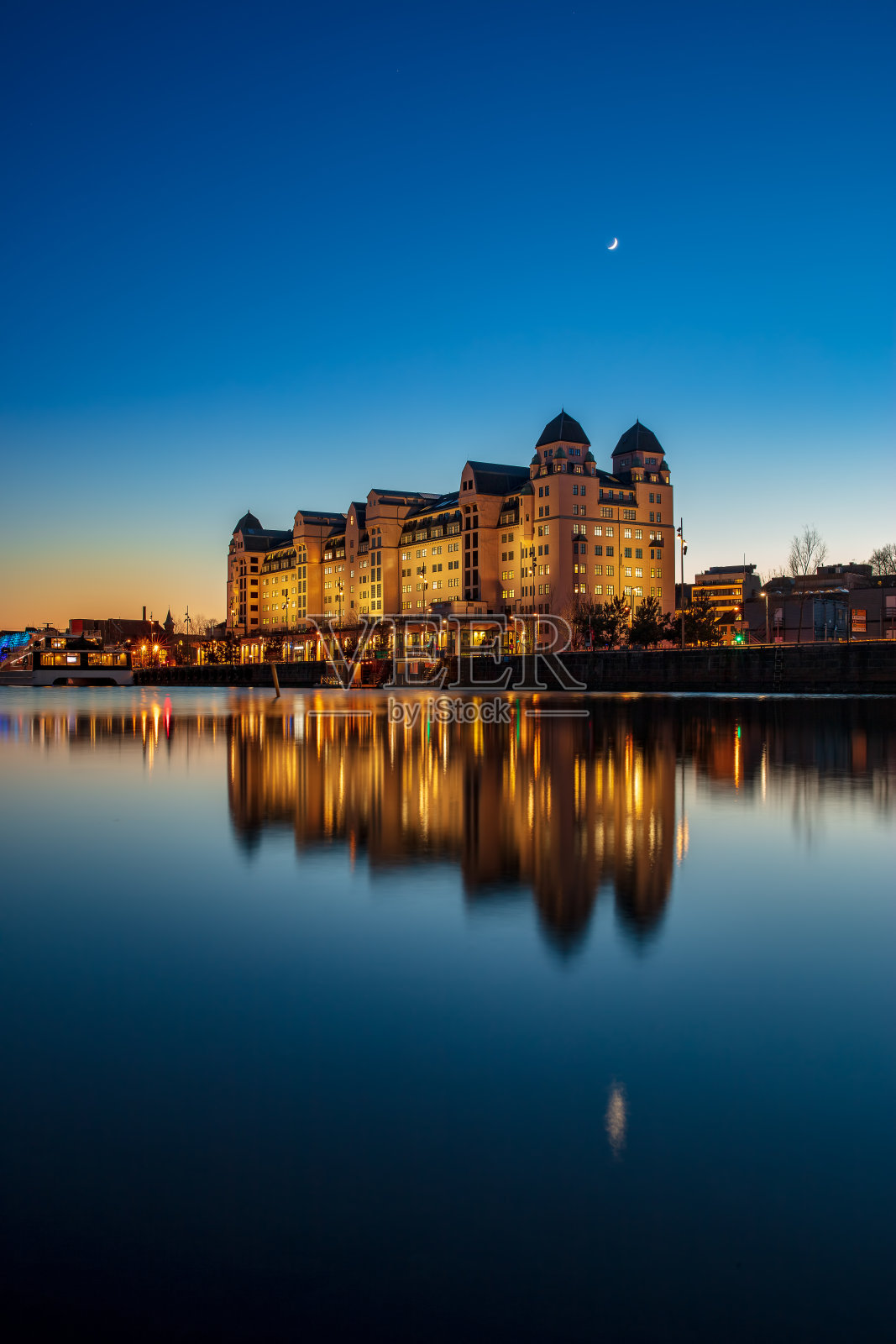 奥斯陆港口的一个旧仓库照片摄影图片