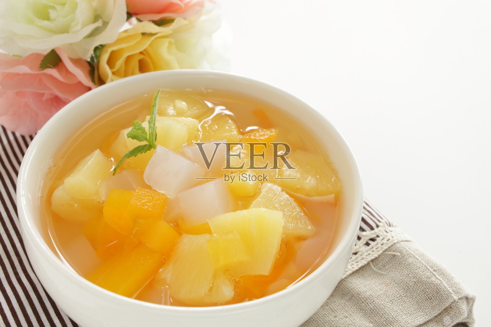 罐头食品，混合水果和可可照片摄影图片