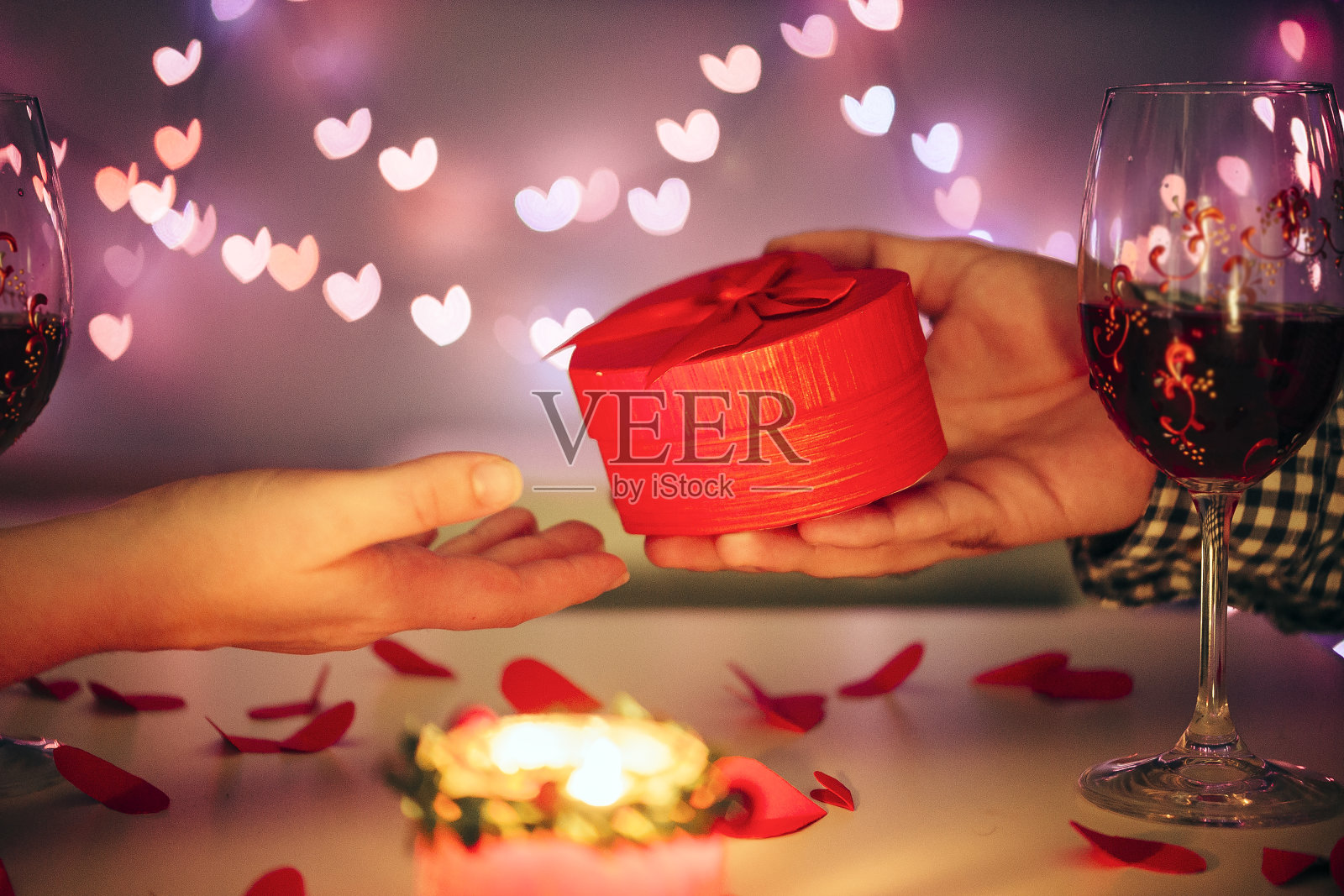 情人节的浪漫烛光晚餐照片摄影图片