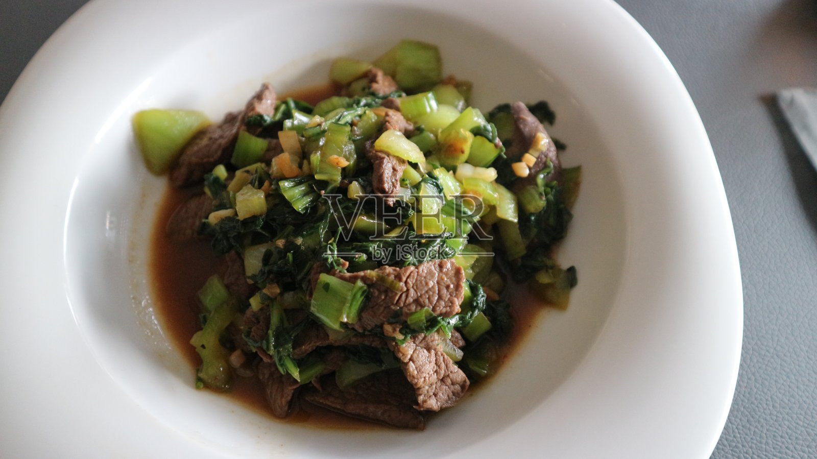 泰国牛肉里脊配卷心菜照片摄影图片