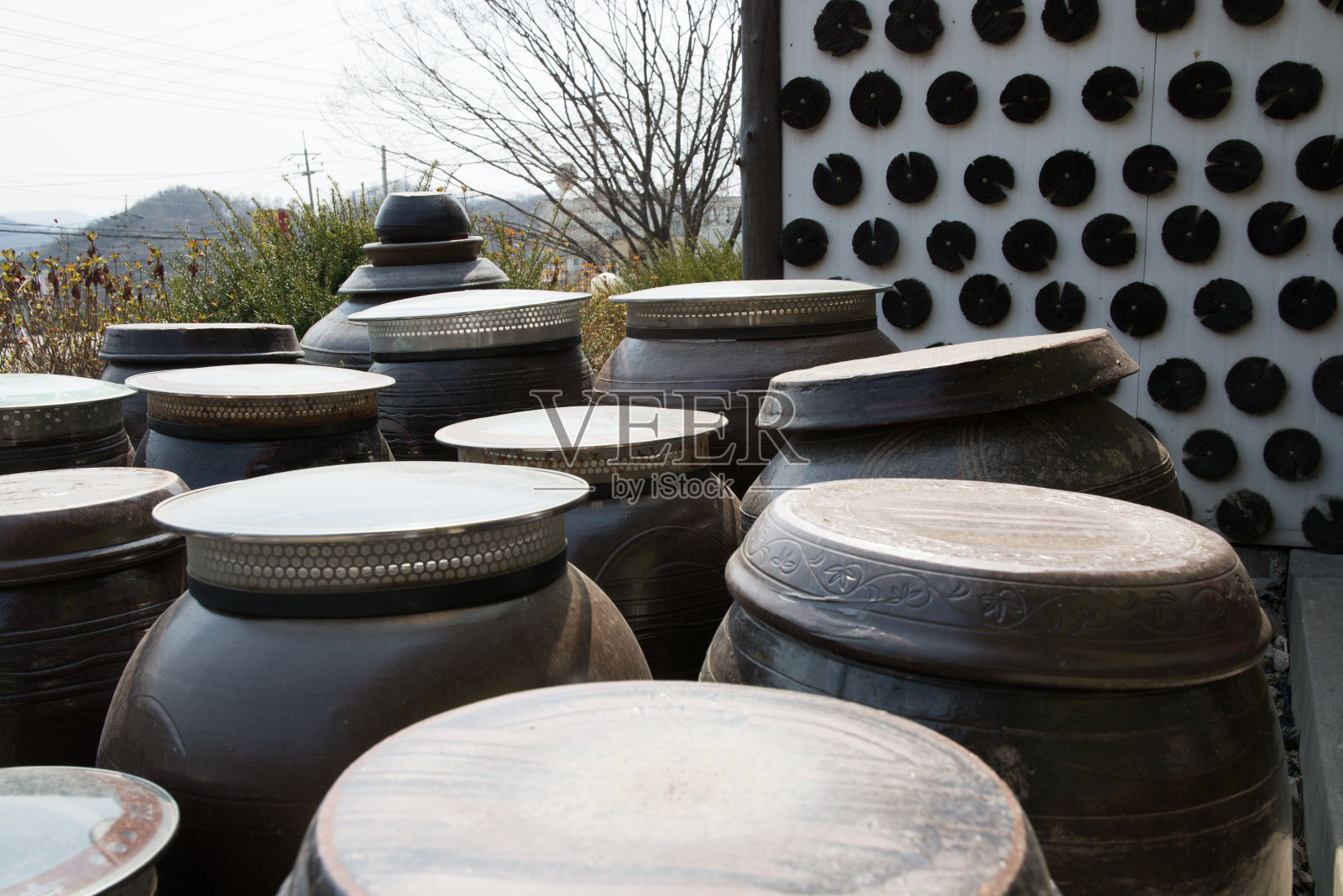 韩国传统的罐子和盖子照片摄影图片