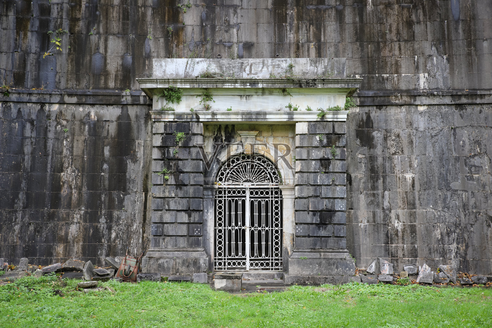 土耳其伊斯坦布尔的一座古老的水坝照片摄影图片