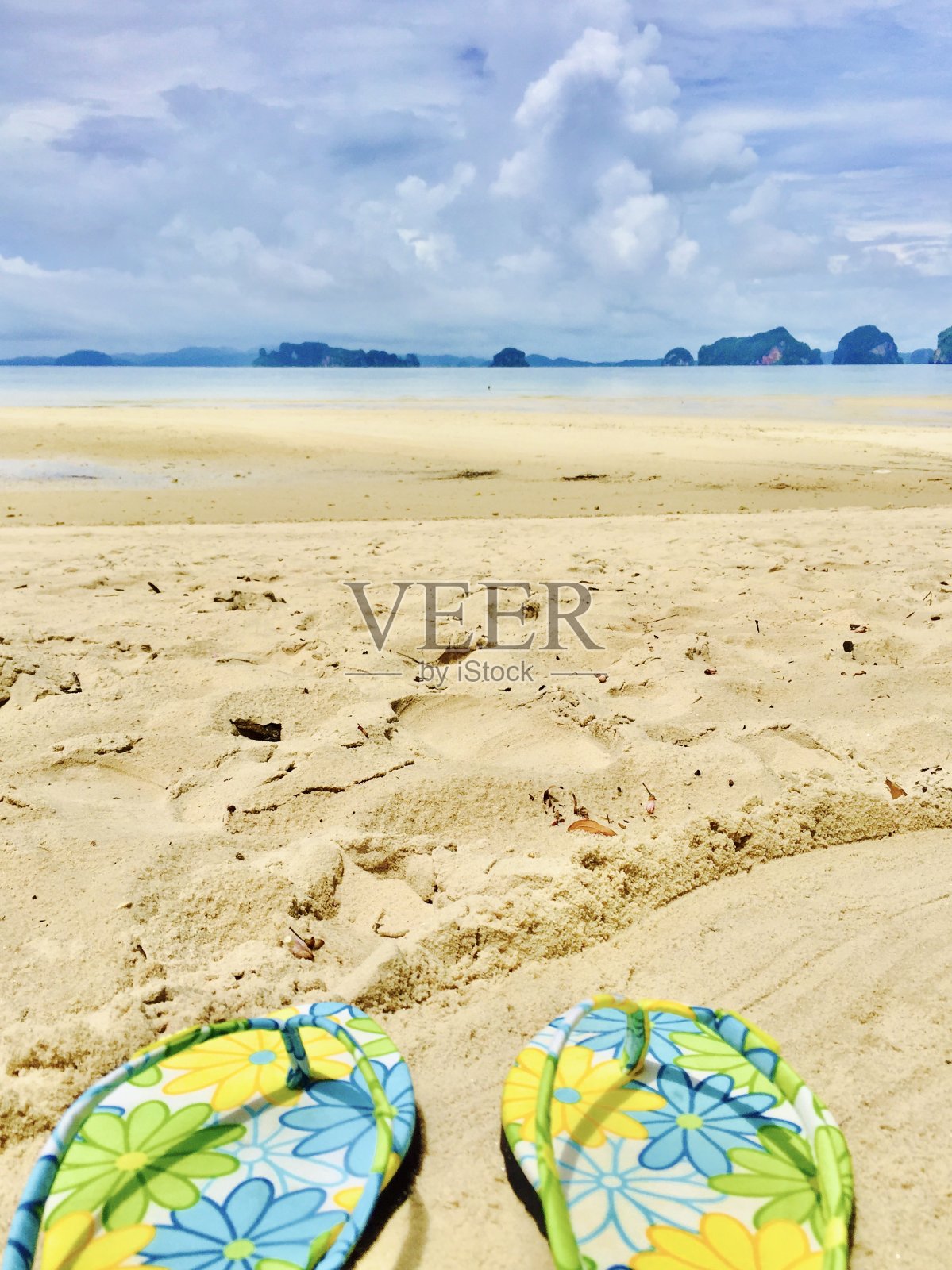 泰国的沙滩和蓝色的大海照片摄影图片