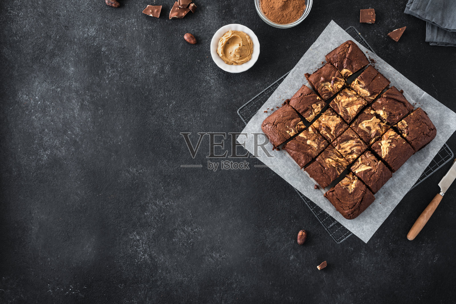 巧克力布朗尼甜点照片摄影图片