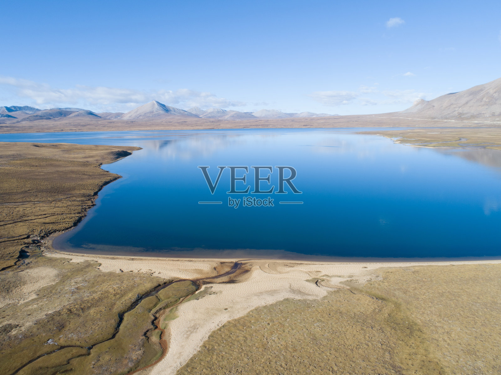 鸟瞰图美丽的泻湖在西藏，中国照片摄影图片