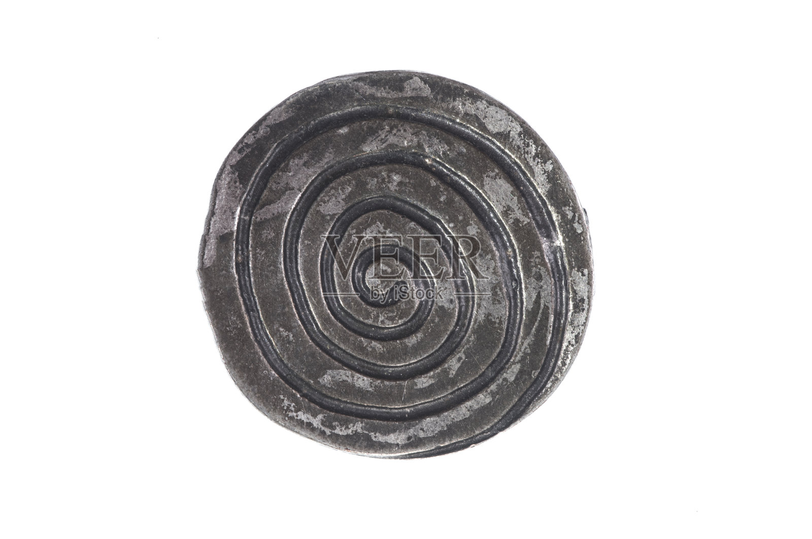 古老的铁盾孤立在白色背景上照片摄影图片