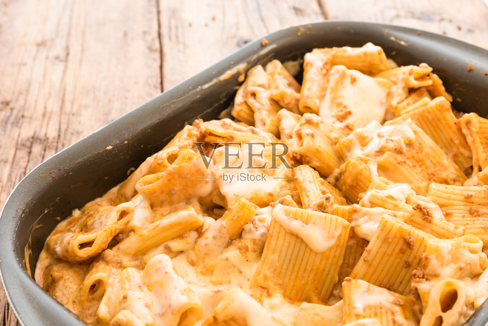 奶酪烤肉通心粉照片摄影图片