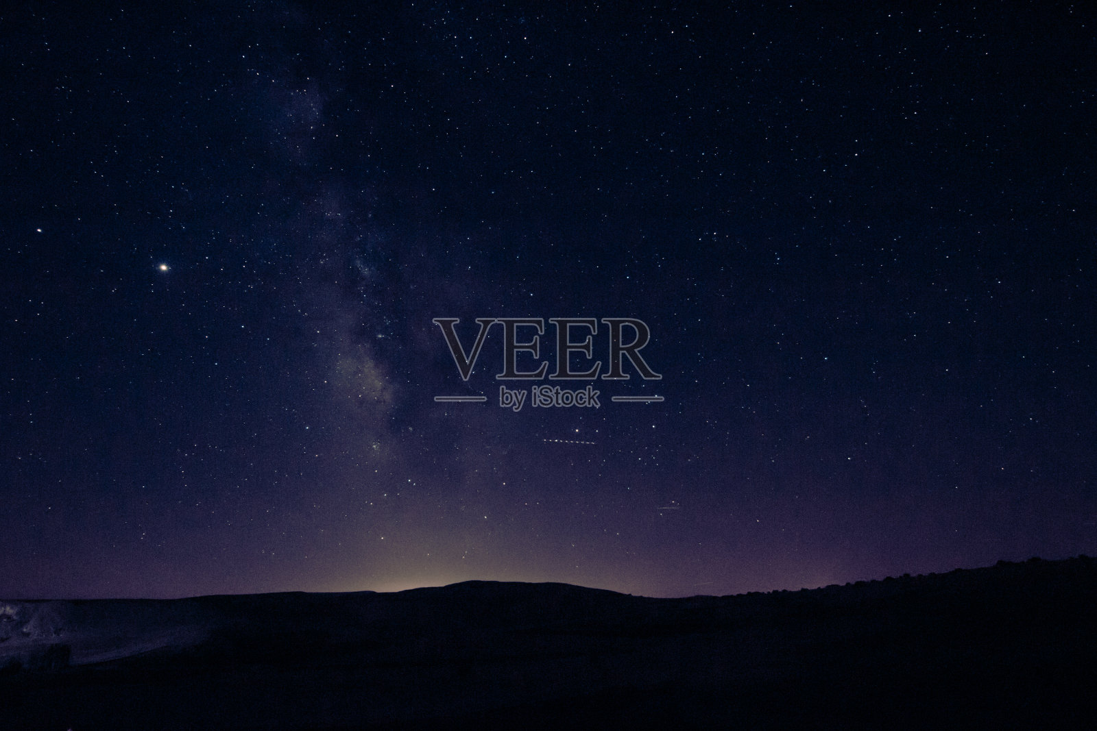 银河和山的轮廓照片摄影图片