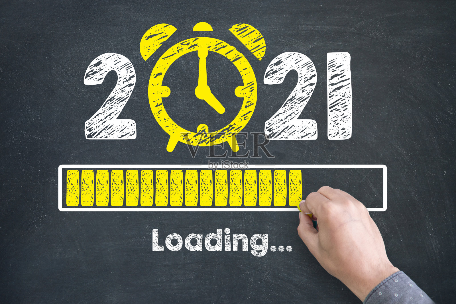 新年概念2021倒计时时钟在黑板上照片摄影图片