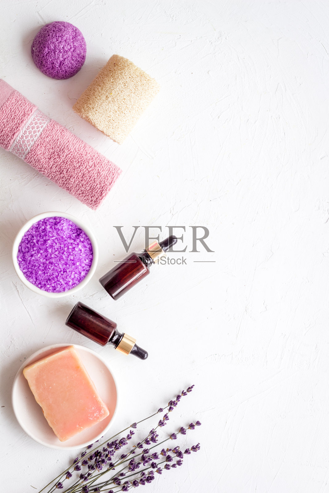 水疗和健康的薰衣草化妆品药房产品照片摄影图片