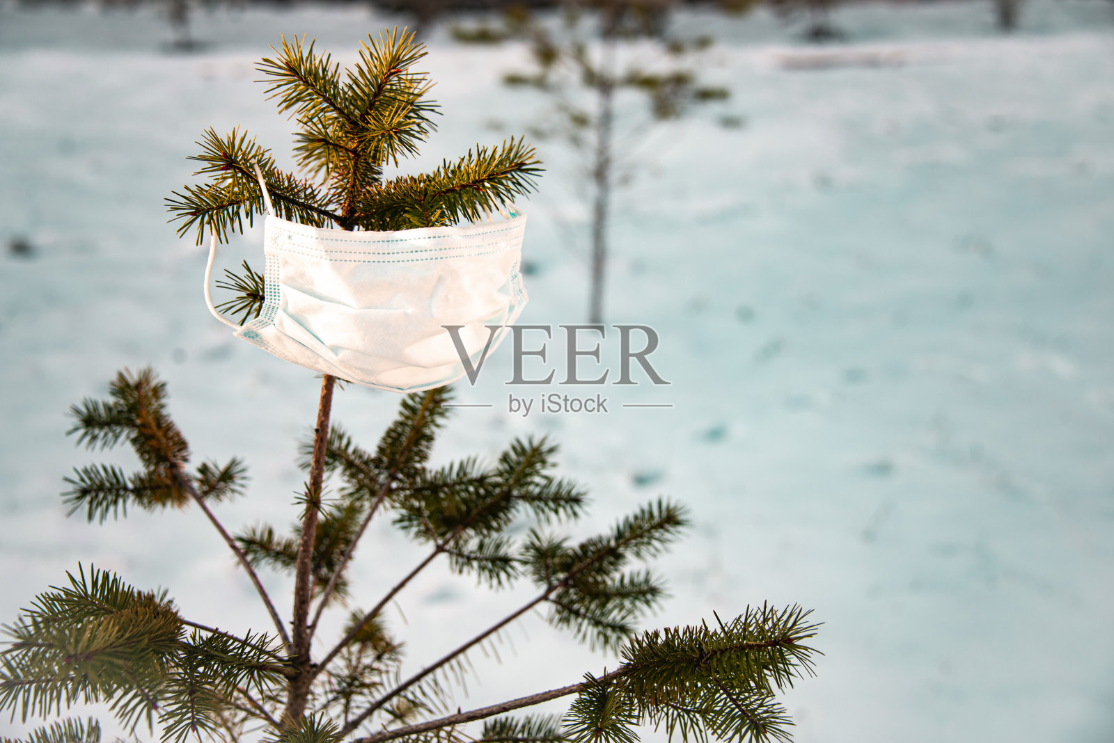 因为新冠肺炎，今年的圣诞节和新年将非常孤独照片摄影图片