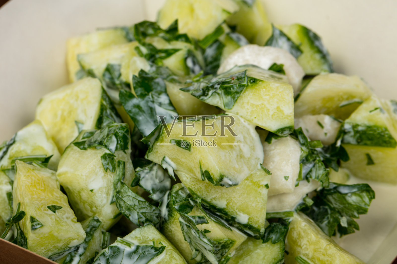 香草黄瓜沙拉照片摄影图片