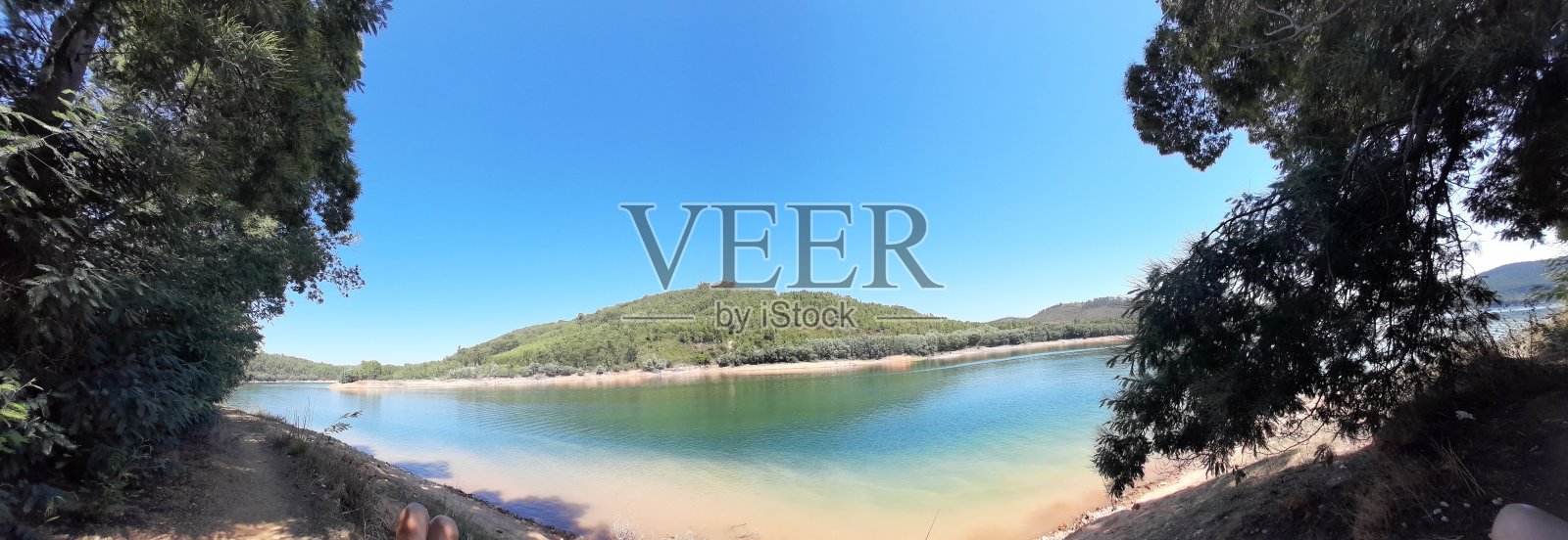 费雷拉做Zêzere，美丽的河照片摄影图片