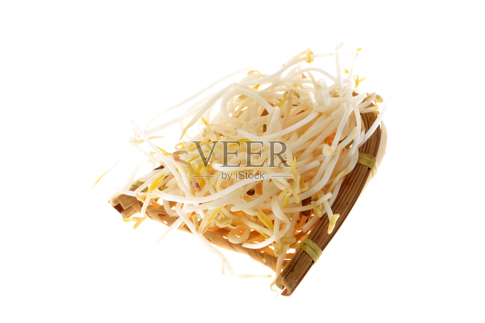 白色背景上的绿豆芽照片摄影图片