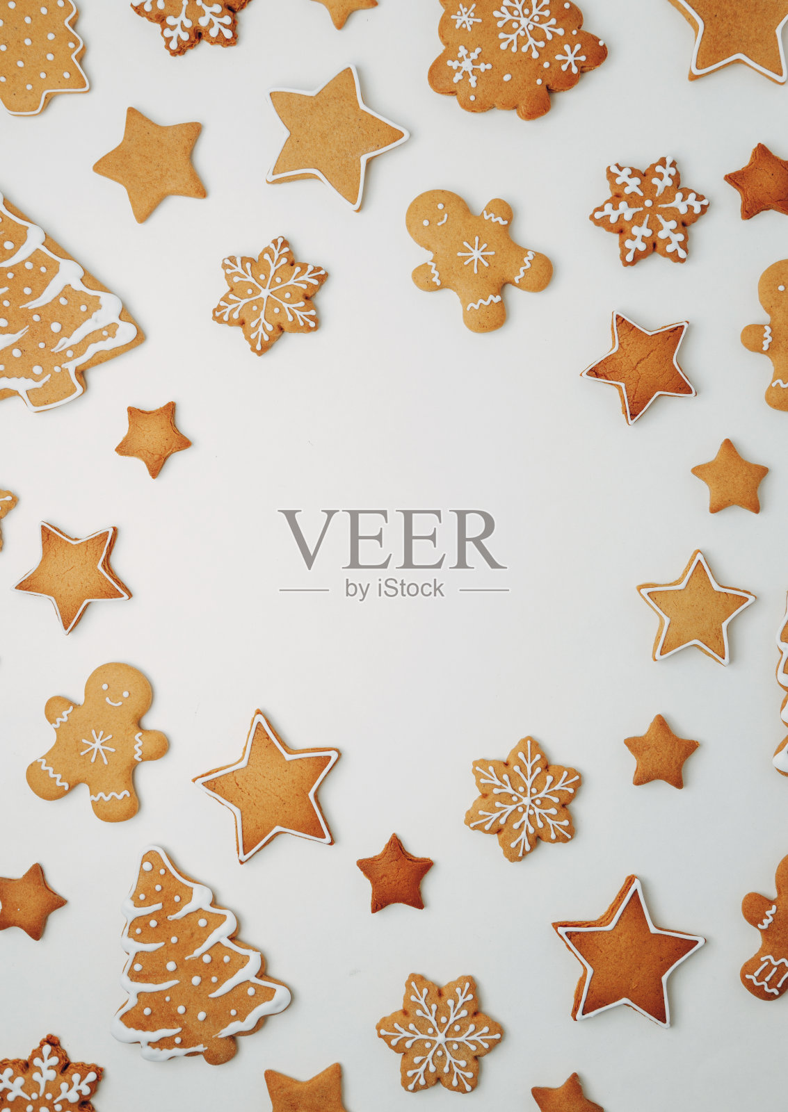 圣诞礼盒，饼干，蛋筒。空白背景的姜味假日饼干的Flatley布局。照片摄影图片