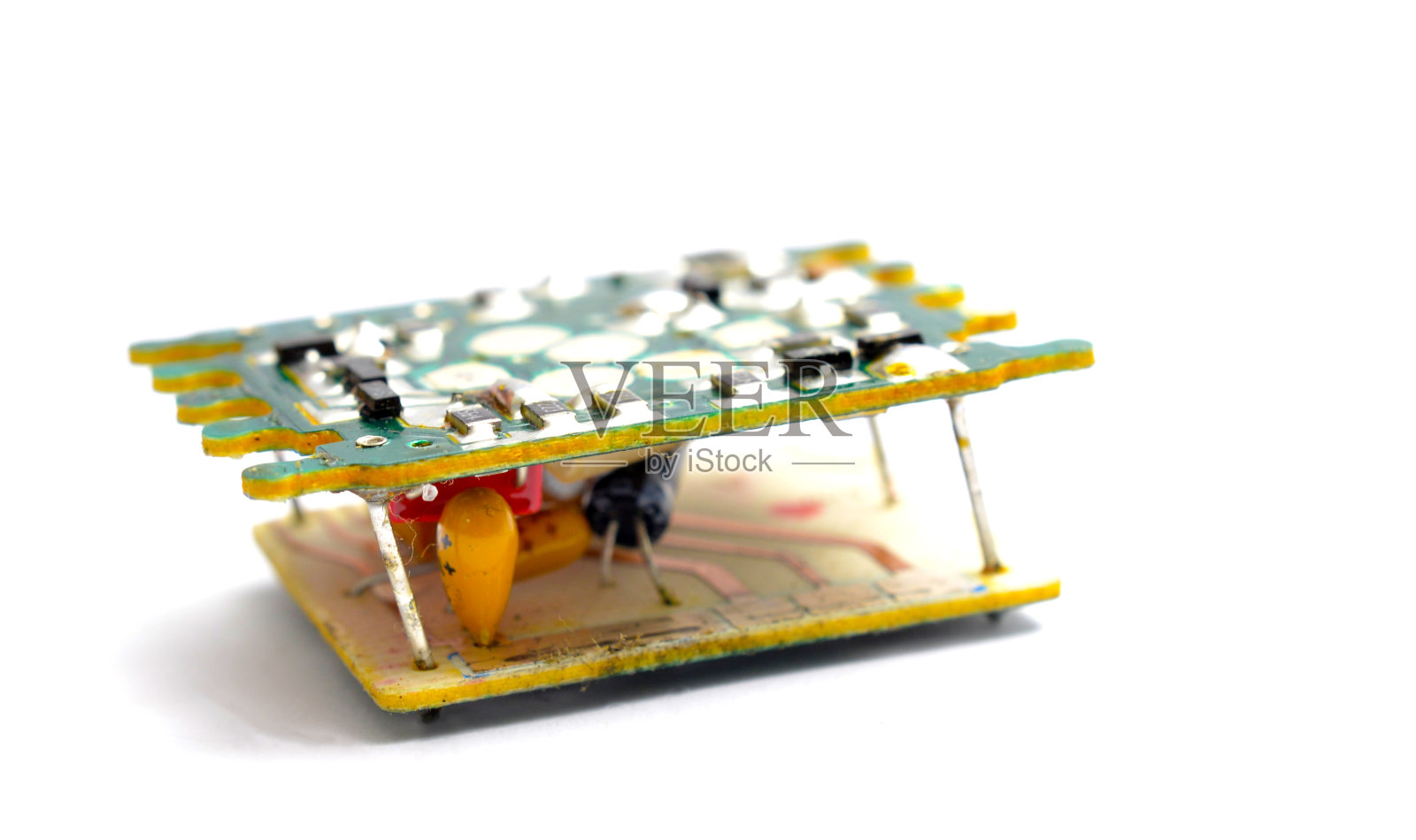 破碎的小古董电子设备，拆解后就白了。近距离照片摄影图片