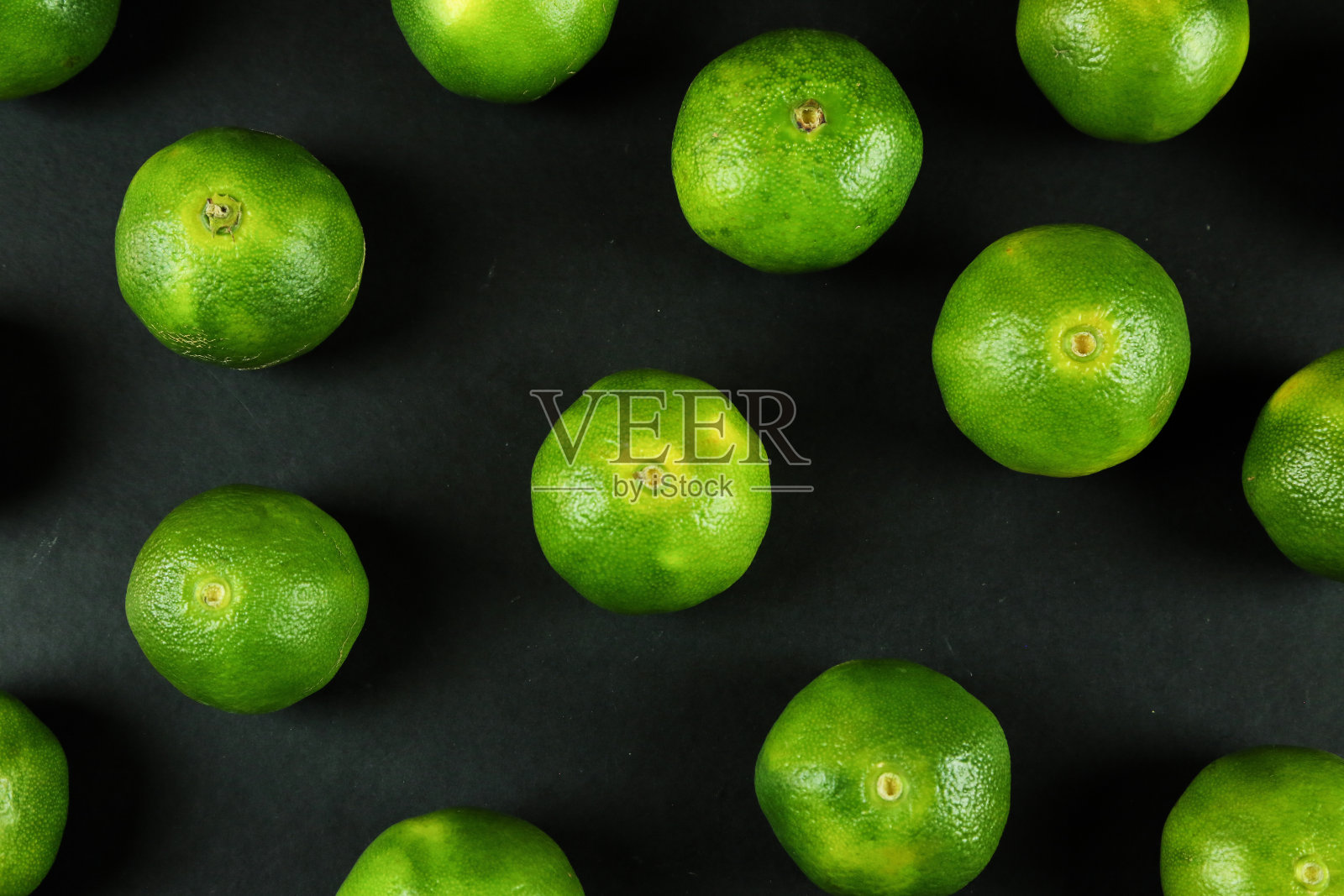 有背景生长的绿色甜橙照片摄影图片