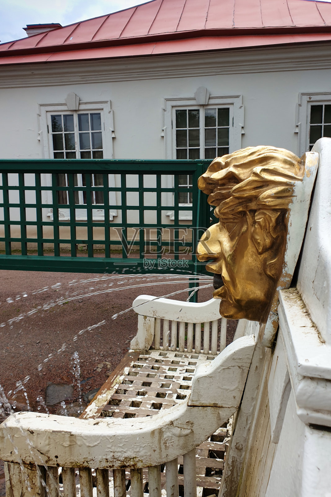 喷泉爆竹橡树在较低的公园彼得霍夫在圣彼得堡，俄罗斯照片摄影图片