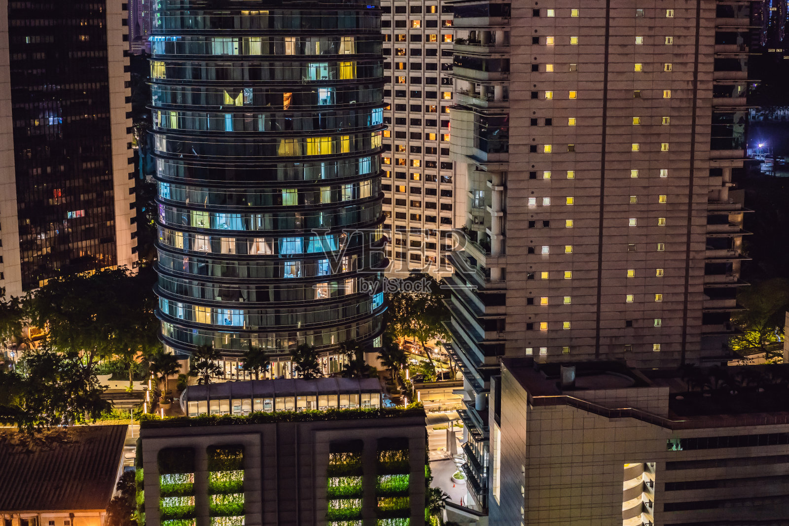 马来西亚吉隆坡市中心摩天大楼的天际线照片摄影图片