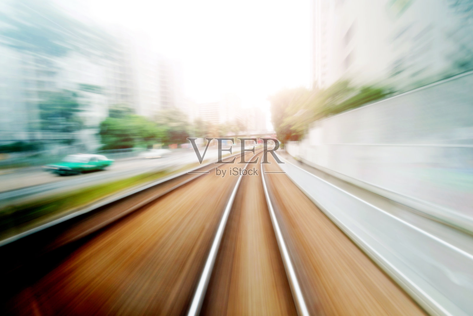 运动模糊铁路隧道在城市街道照片摄影图片