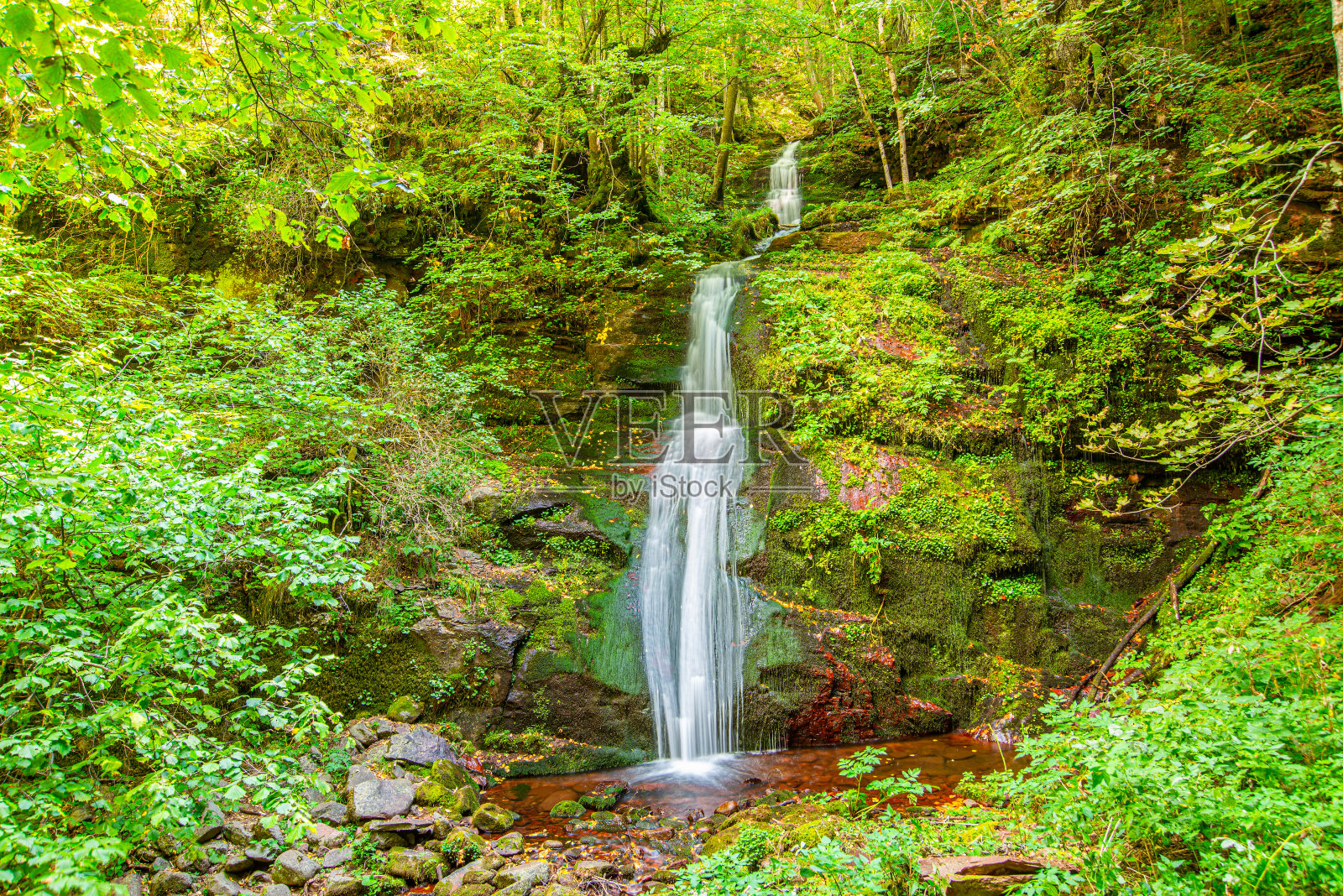 山河瀑布照片摄影图片