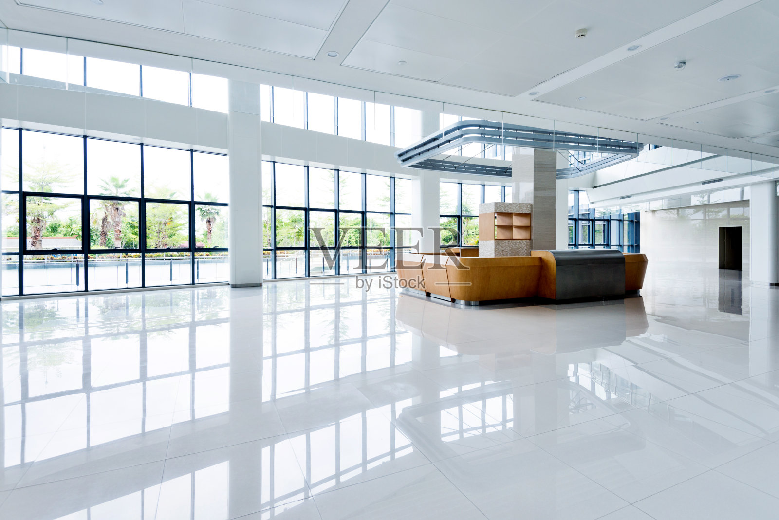 医院大堂的接待桌照片摄影图片