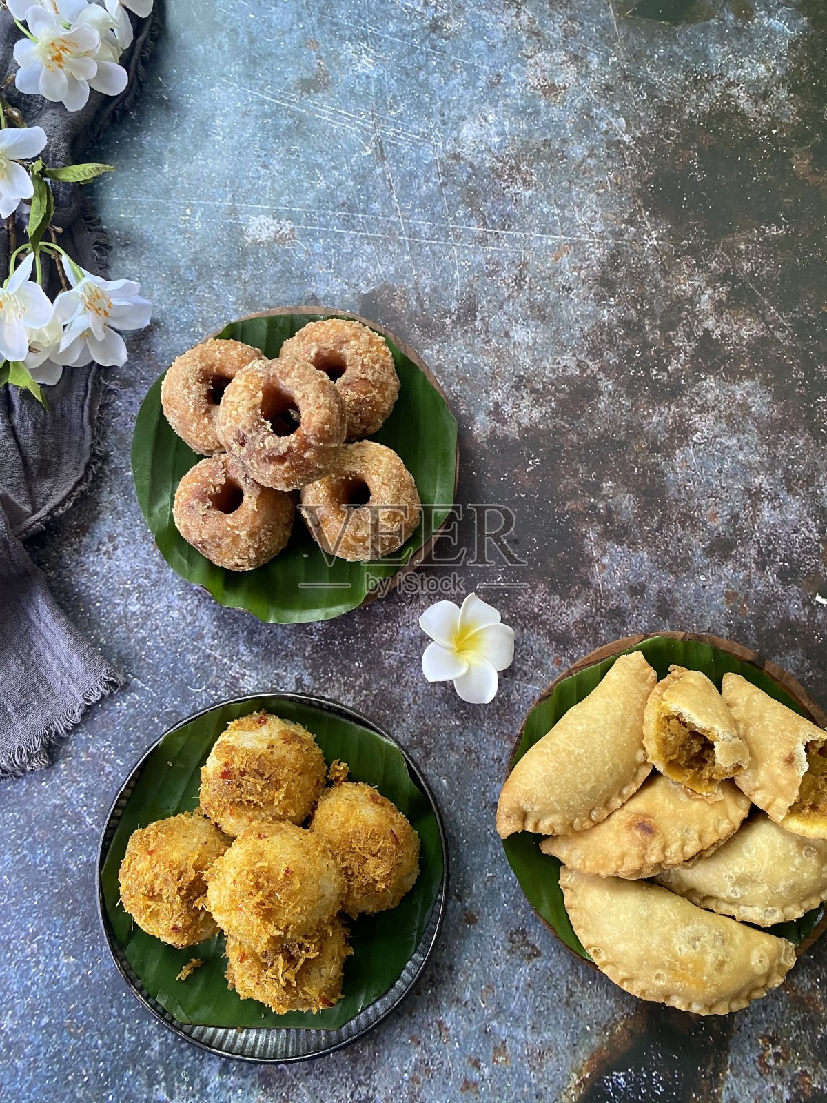 咖喱泡芙照片摄影图片