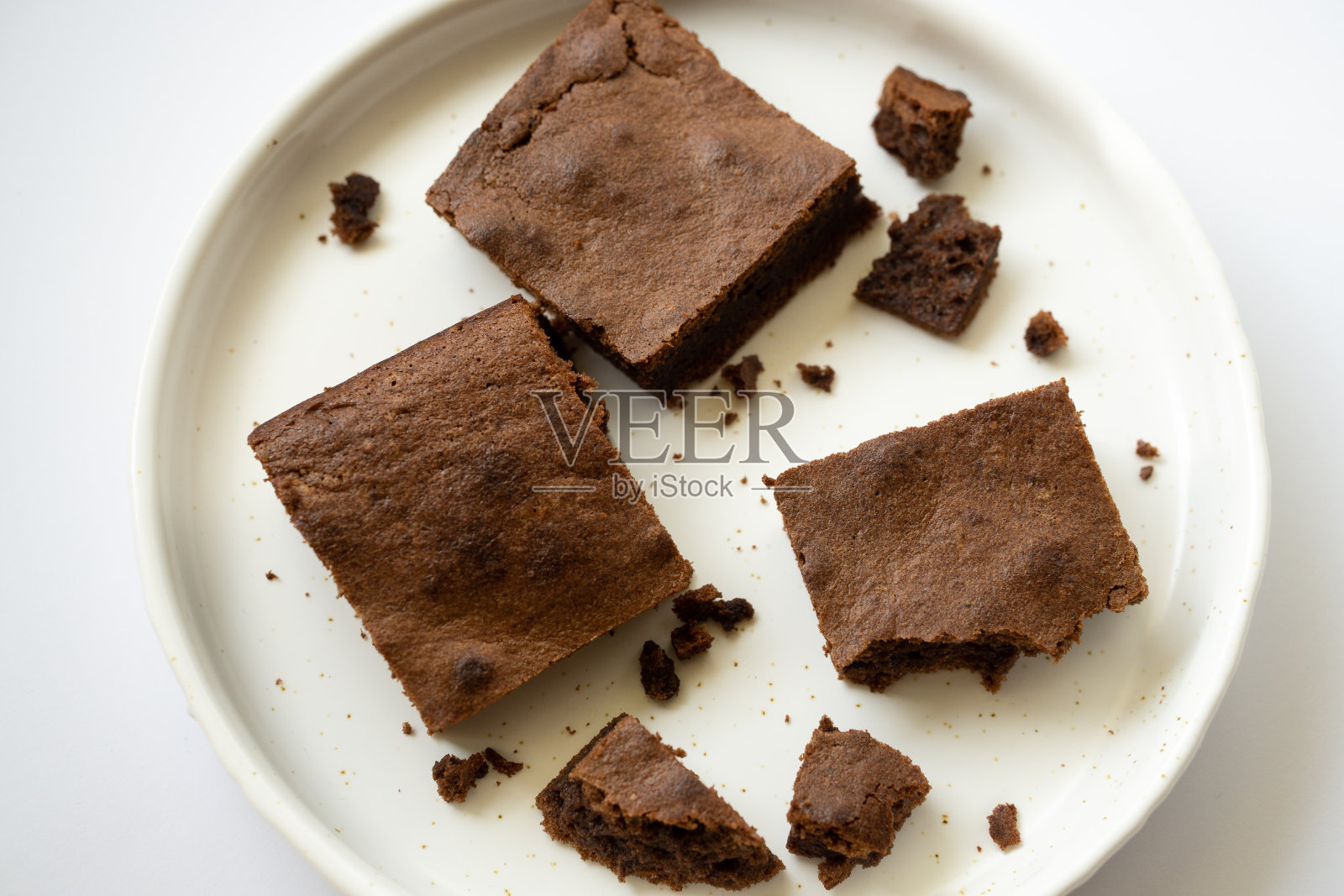 俯视图令人垂涎的玉米饼和面包屑。照片摄影图片