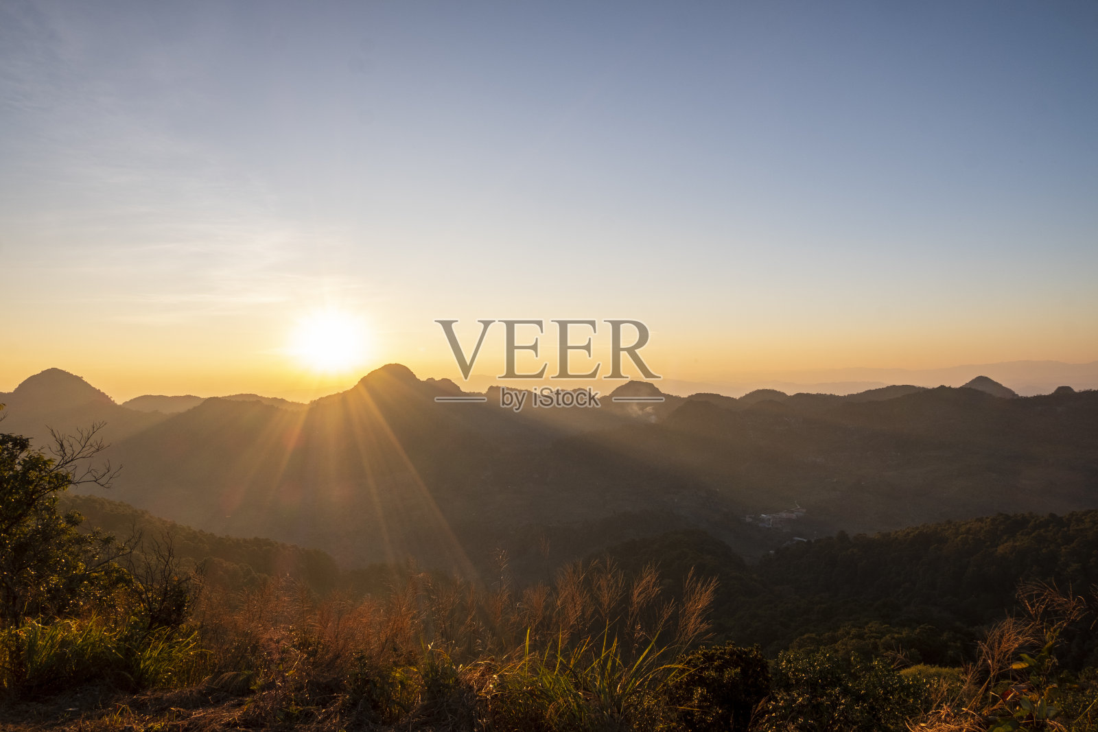 日落在山上全景壁纸背景照片摄影图片