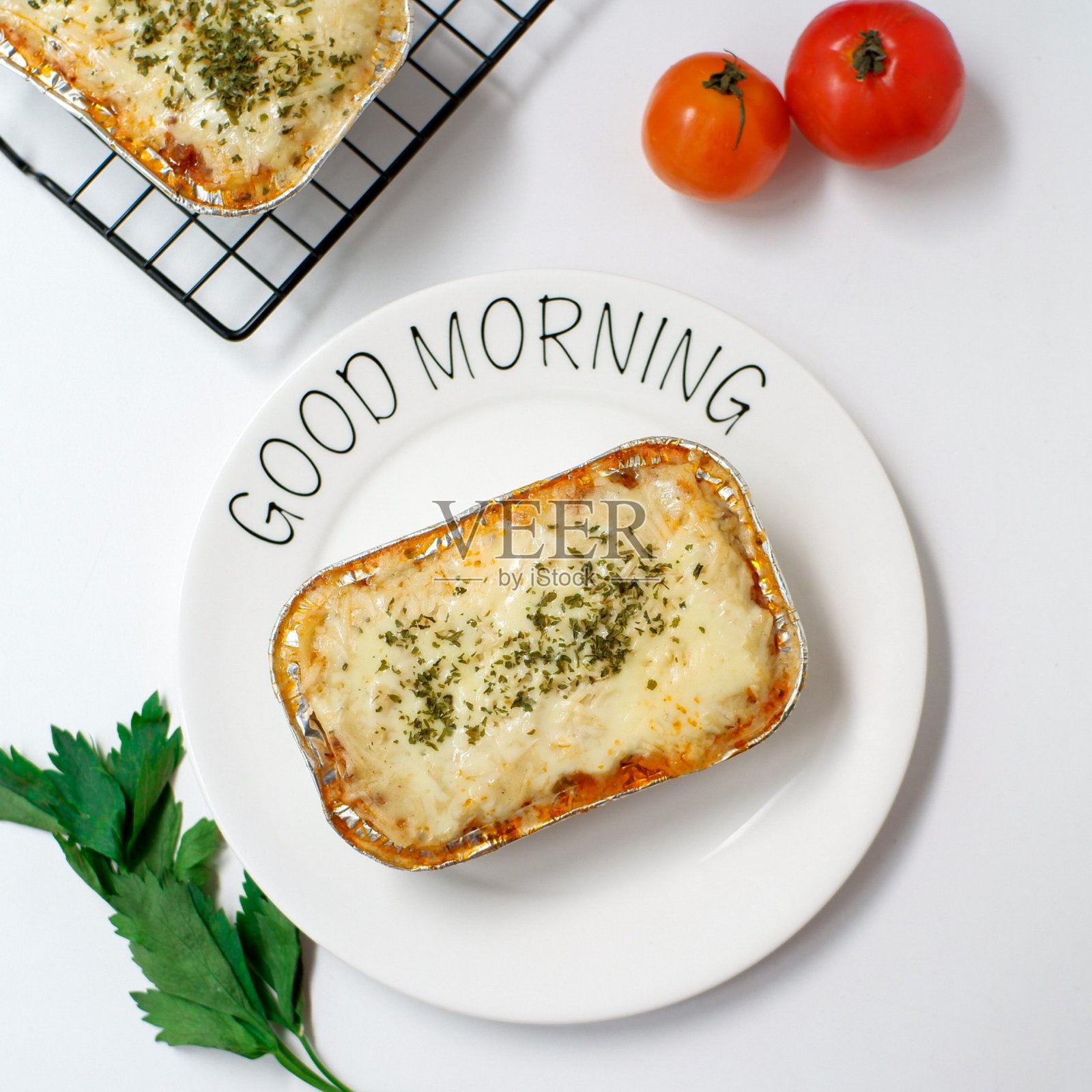 烤宽面条照片摄影图片