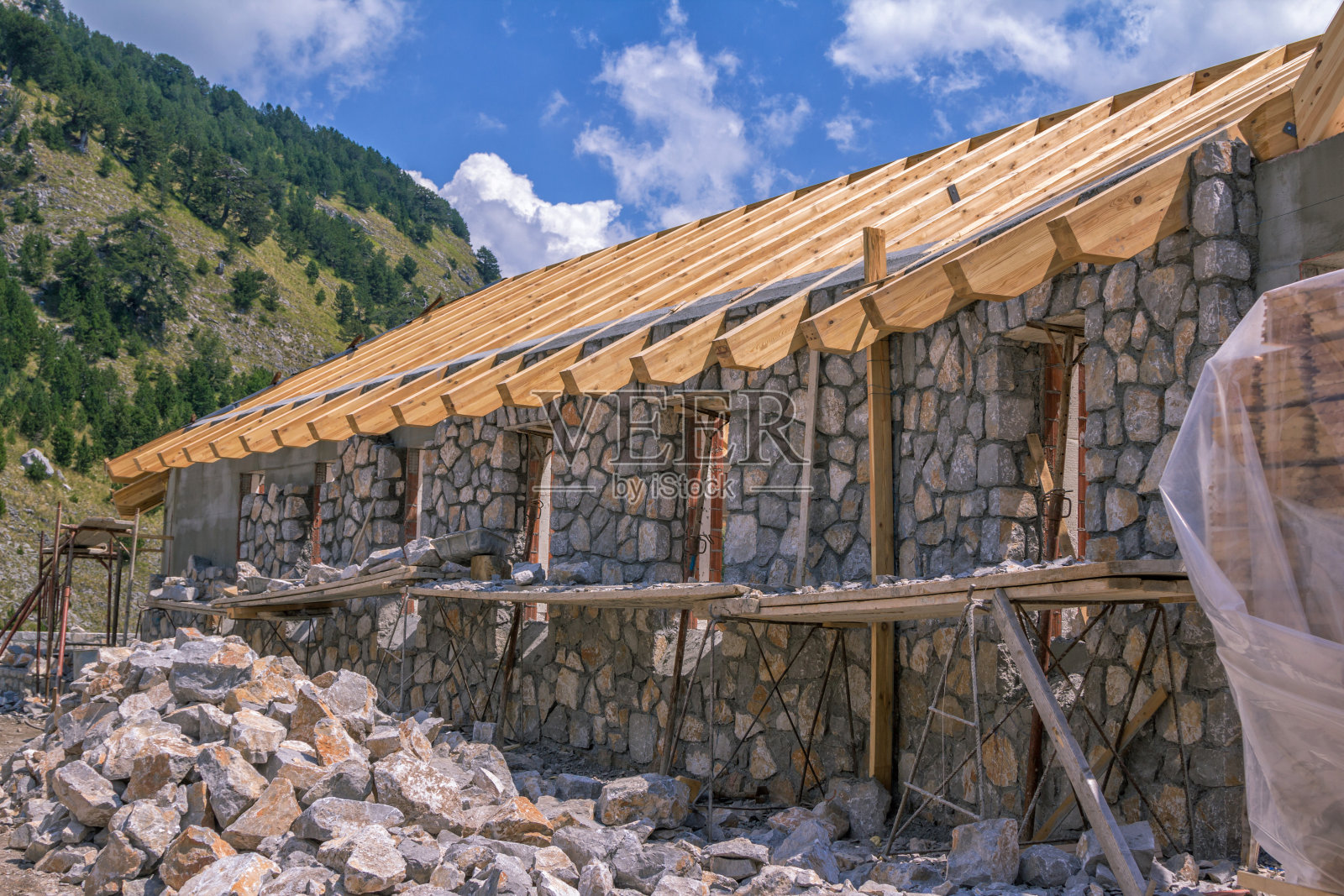 在山区房屋建设的观点照片摄影图片