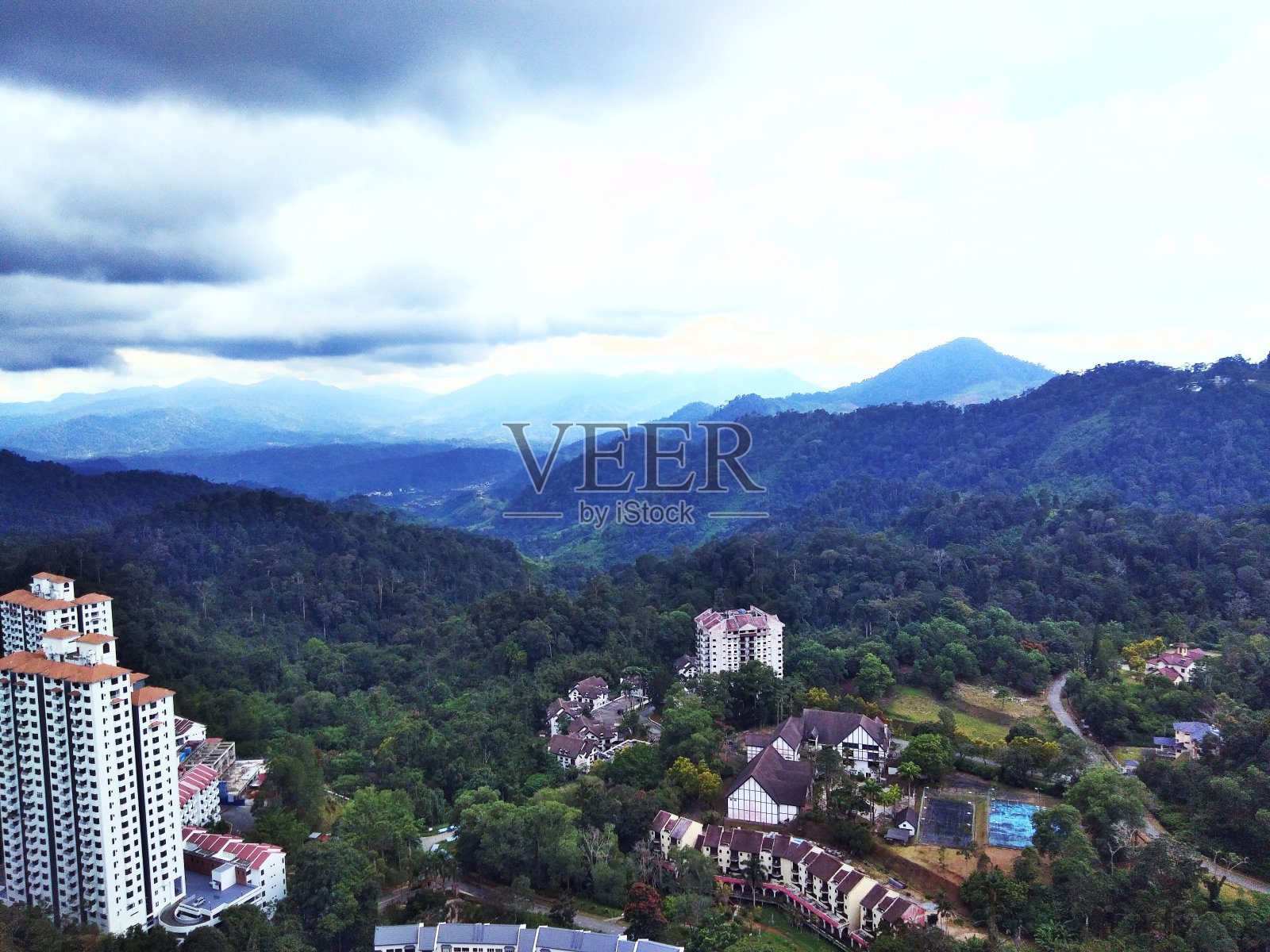 云顶高原绿意盎然照片摄影图片