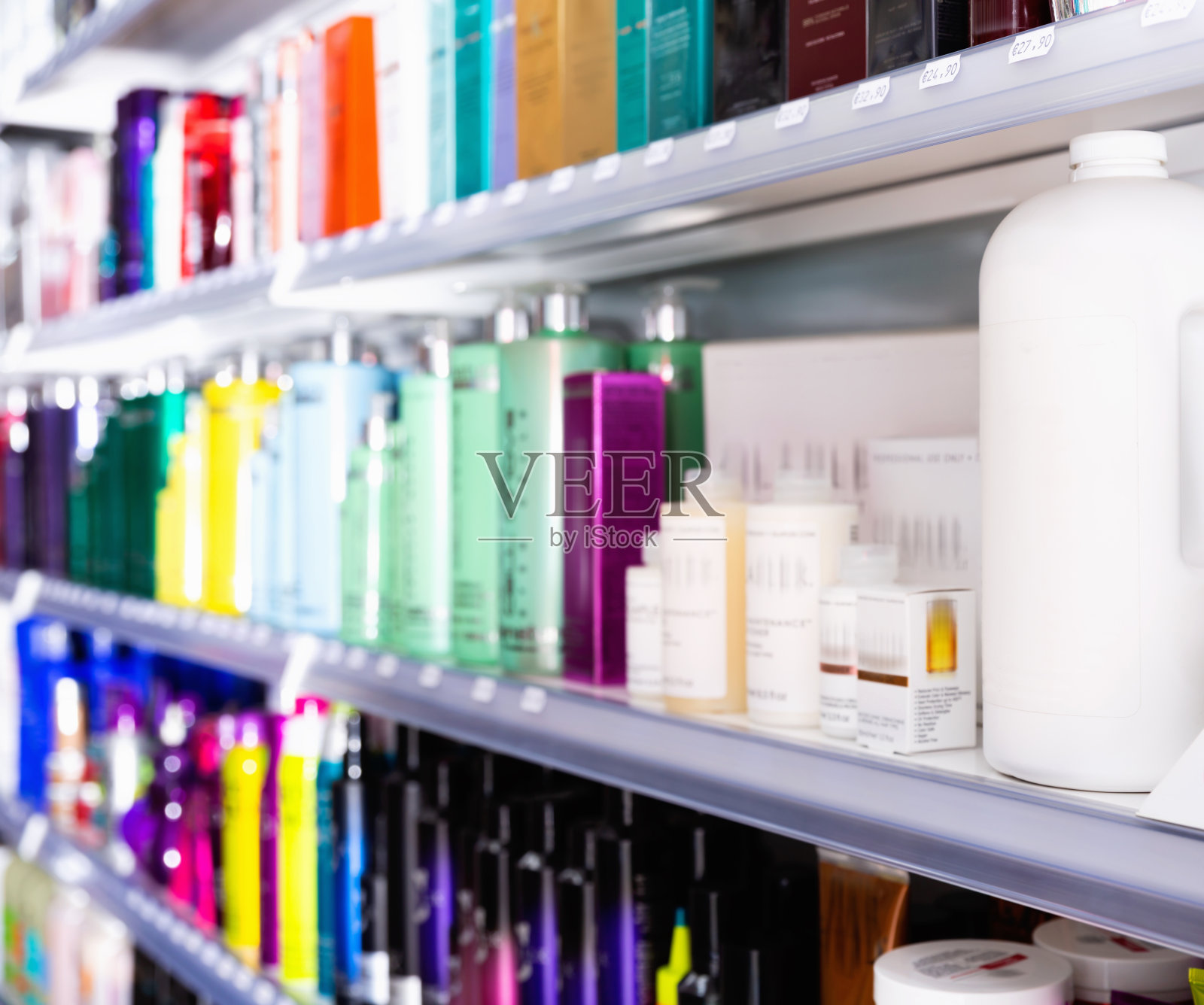 丰富多彩的展示在化妆品精品与各种护发照片摄影图片