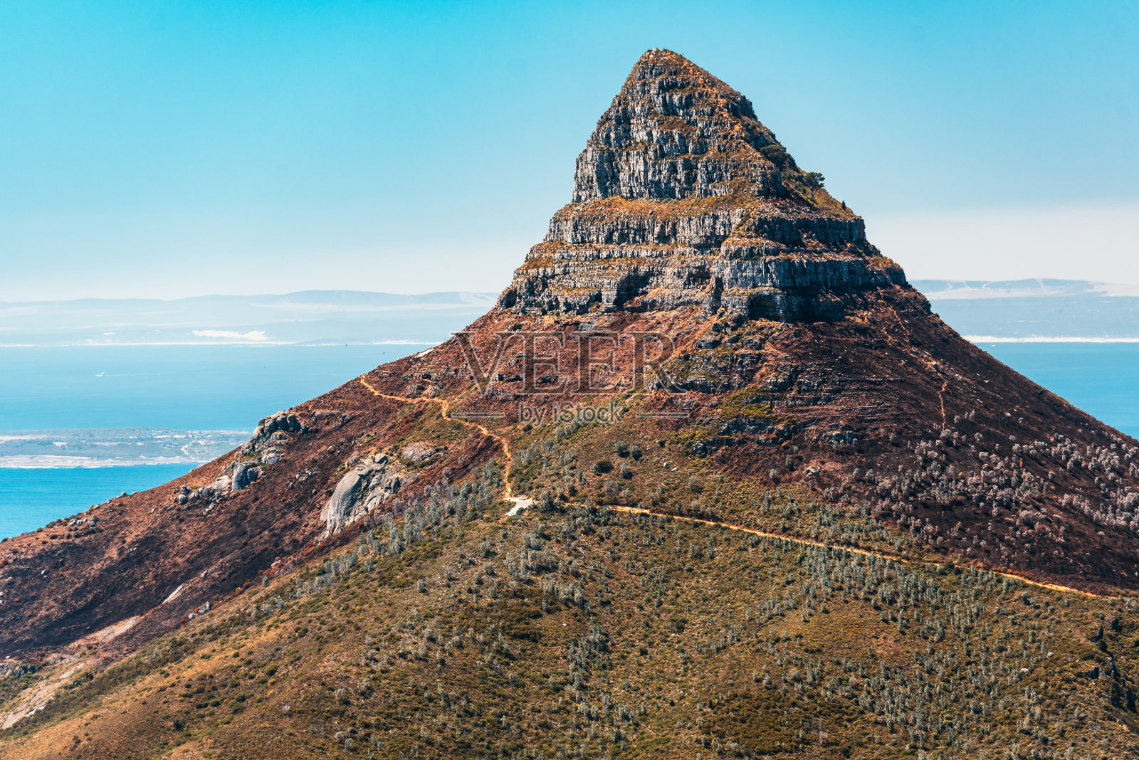 从南非开普敦的徒步桌山看到的狮头照片摄影图片