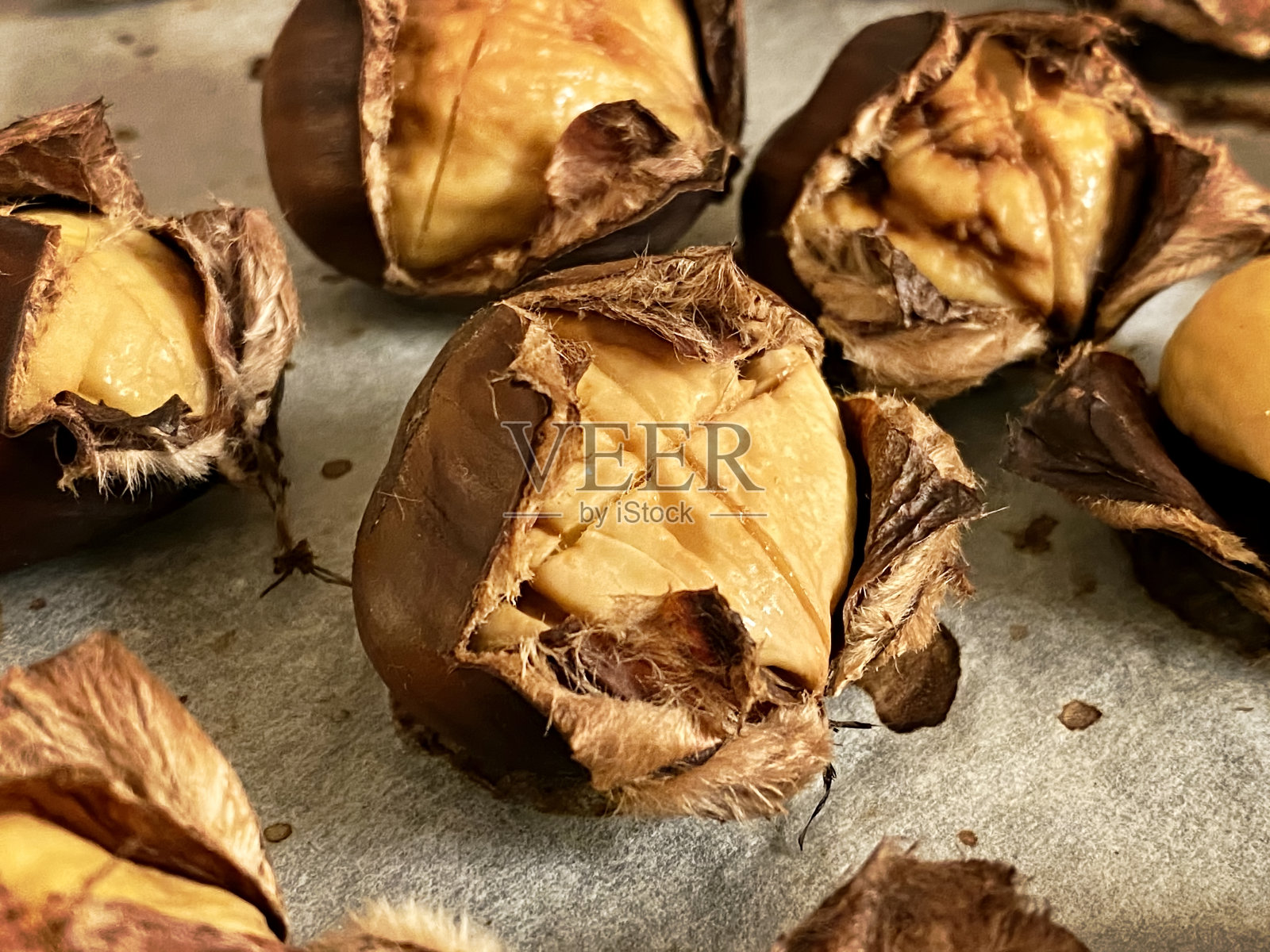 烤栗子照片摄影图片