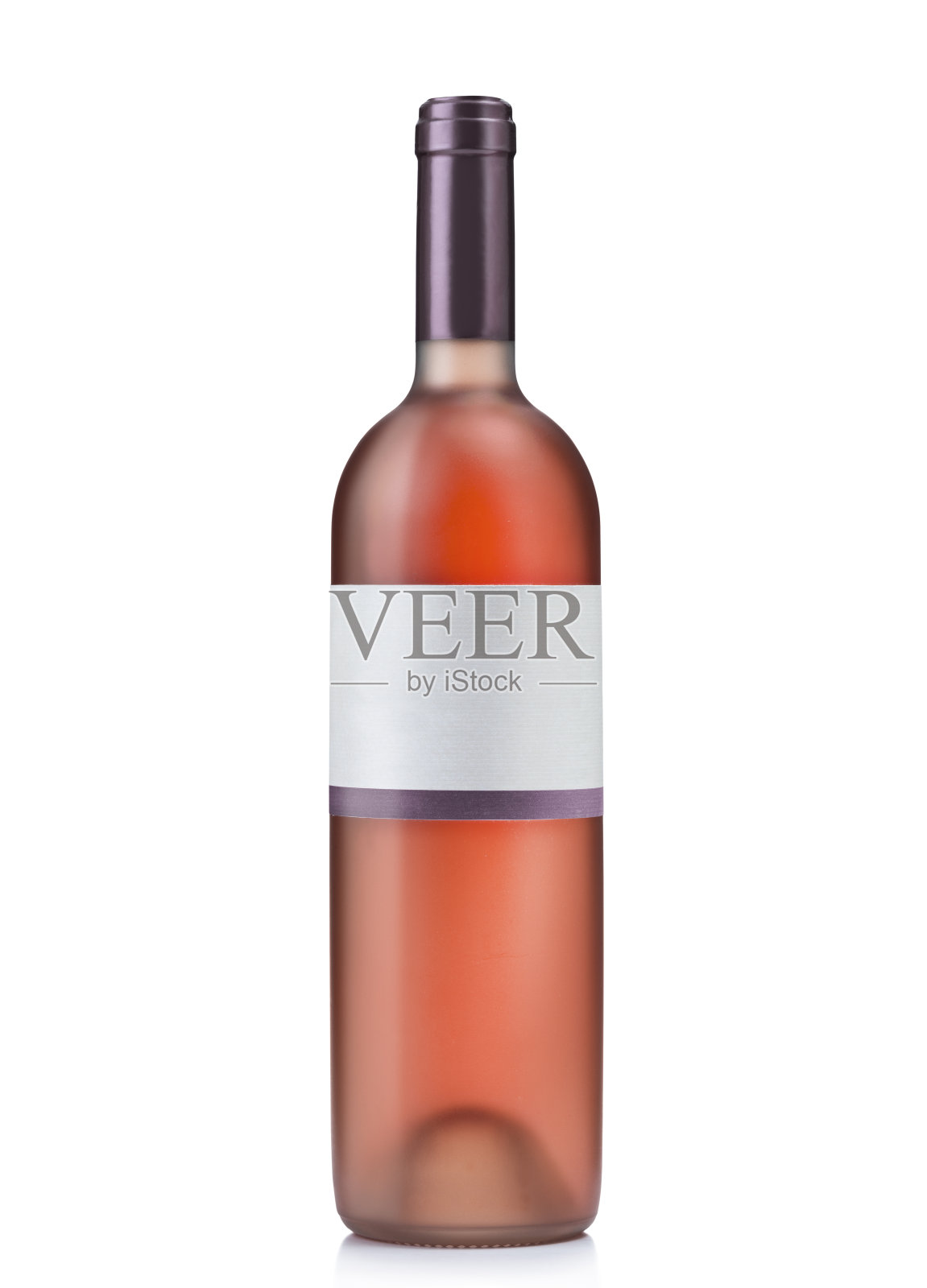 白色背景上空白标签的玫瑰酒瓶。照片摄影图片