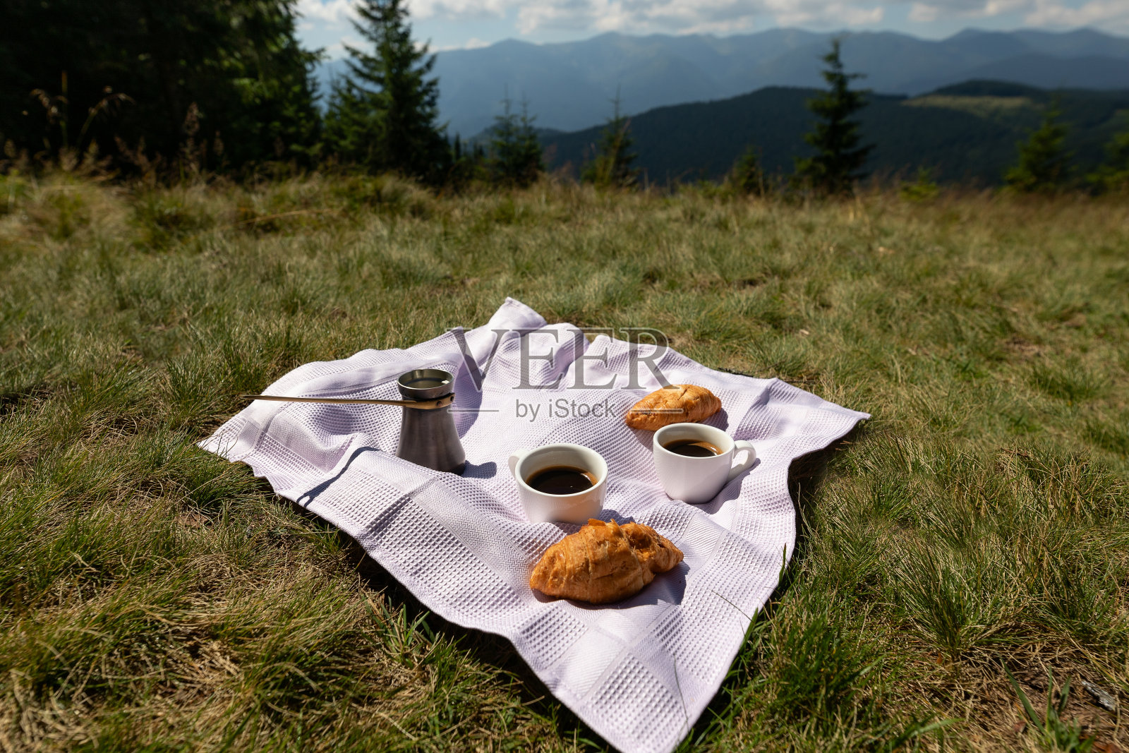 山间早餐照片摄影图片