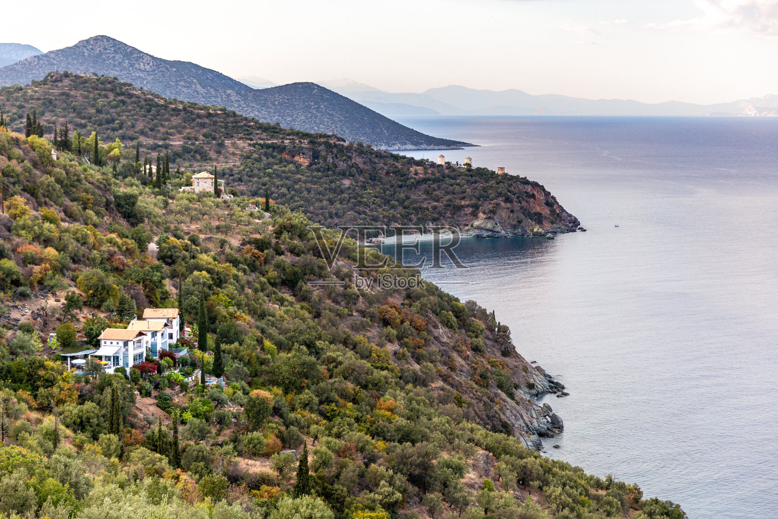 Thiopafto海滩傍晚景观从上面，希腊。照片摄影图片