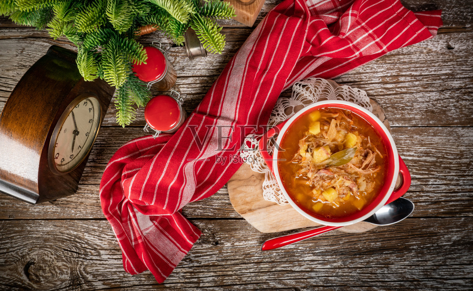 传统的俄罗斯酸菜汤照片摄影图片