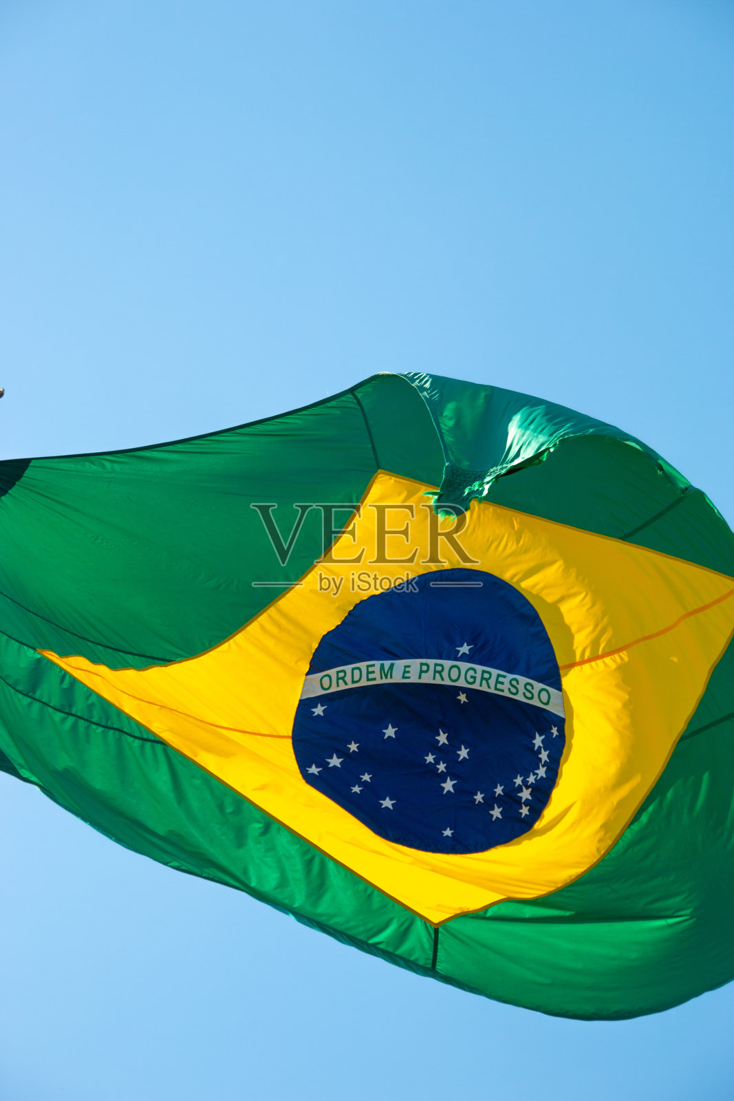 里约热内卢户外的巴西国旗照片摄影图片