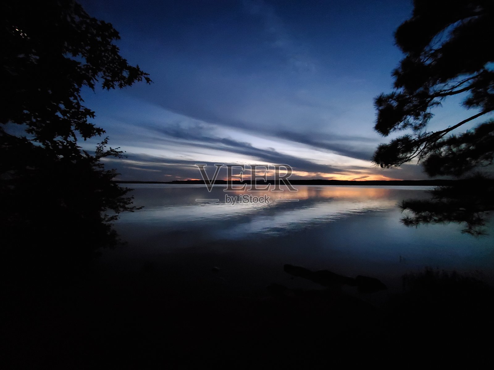 冥想湖日落照片摄影图片