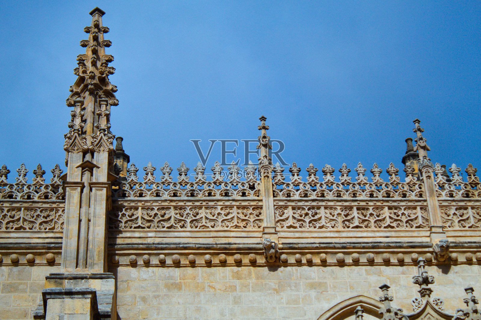 格拉纳达大教堂的石头边和尖塔照片摄影图片