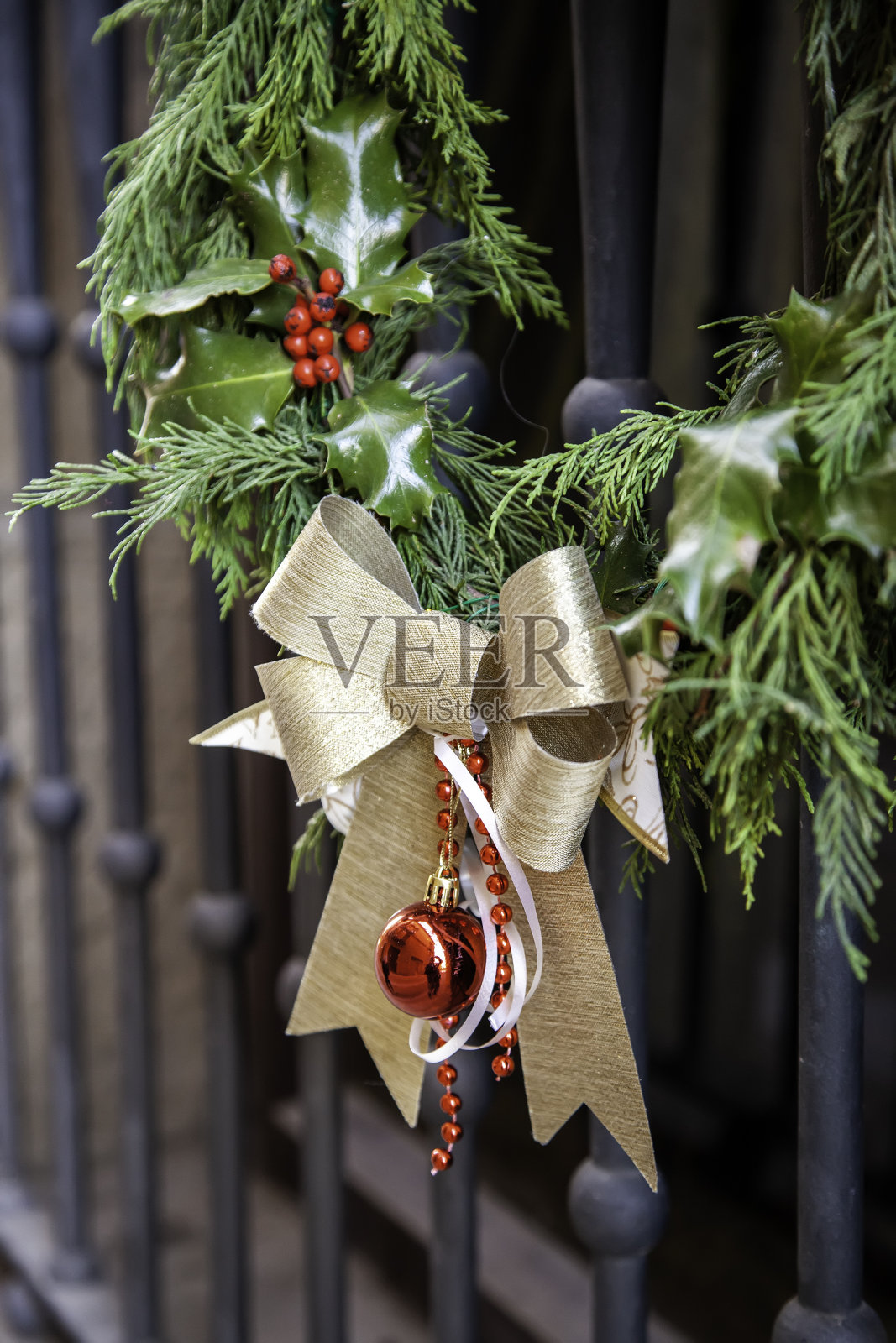 圣诞花环的门照片摄影图片