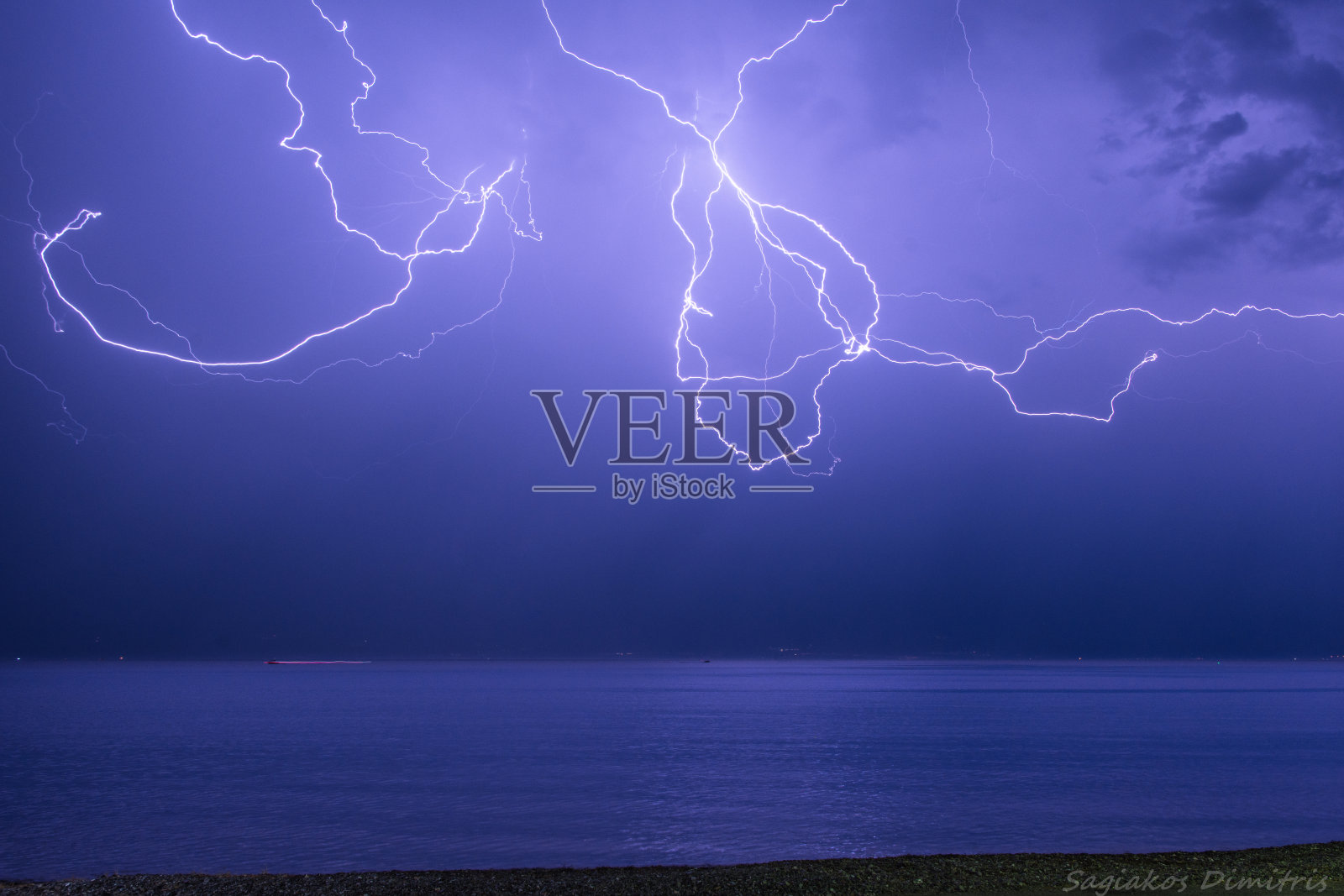 闪电和海照片摄影图片