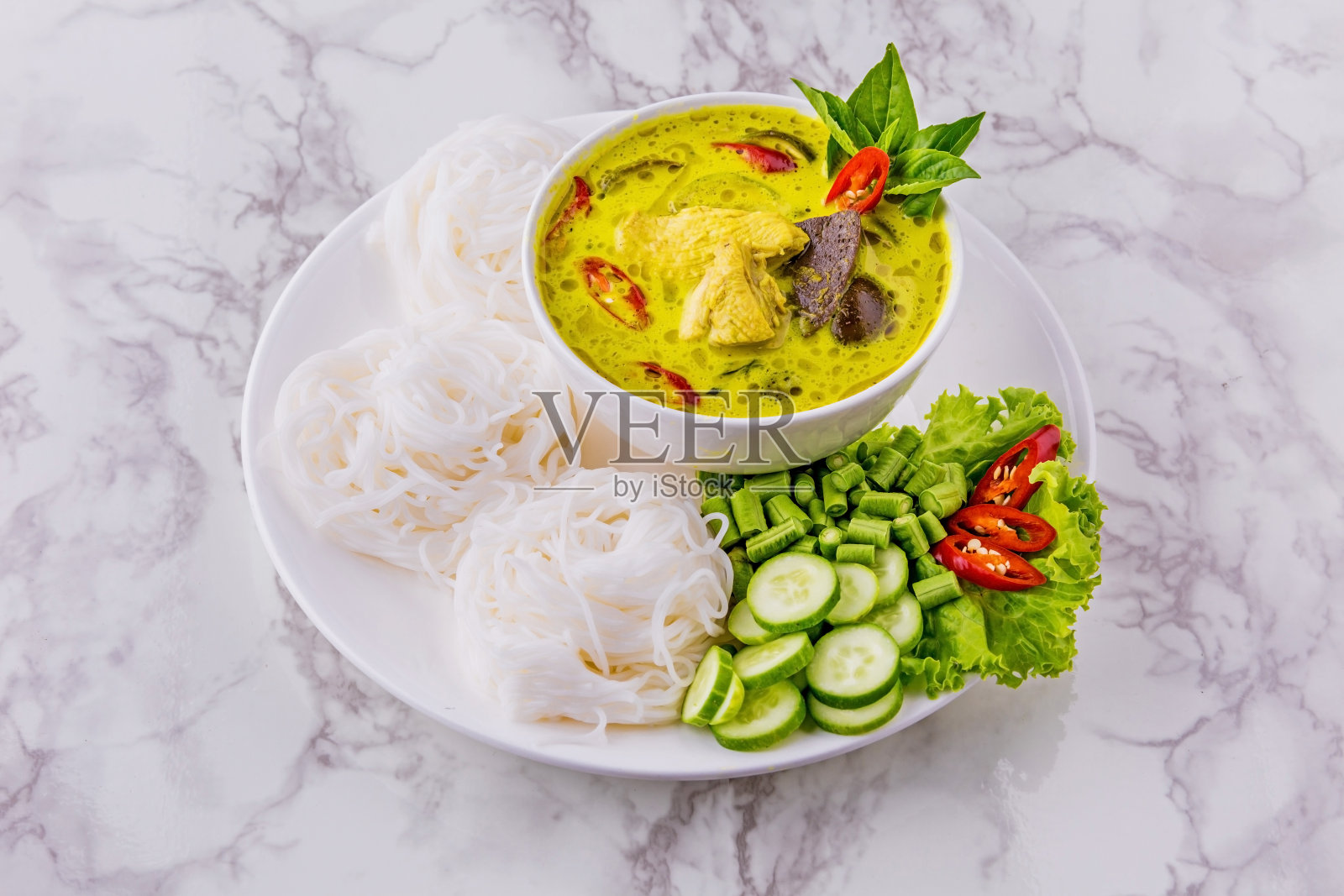 咖喱鸡米粉照片摄影图片