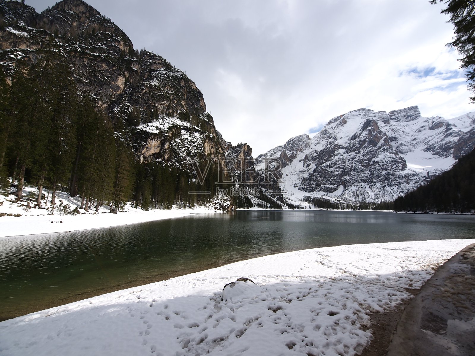 山白云石山脉照片摄影图片