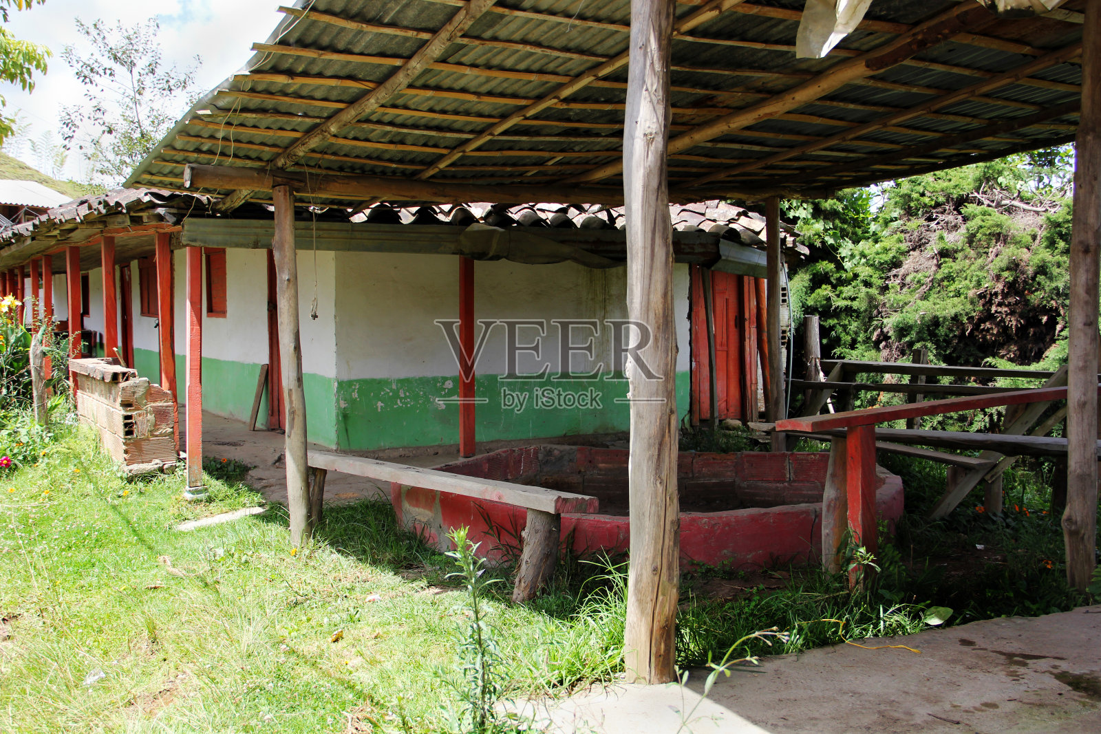 在anti-Ooqueños路上。照片摄影图片