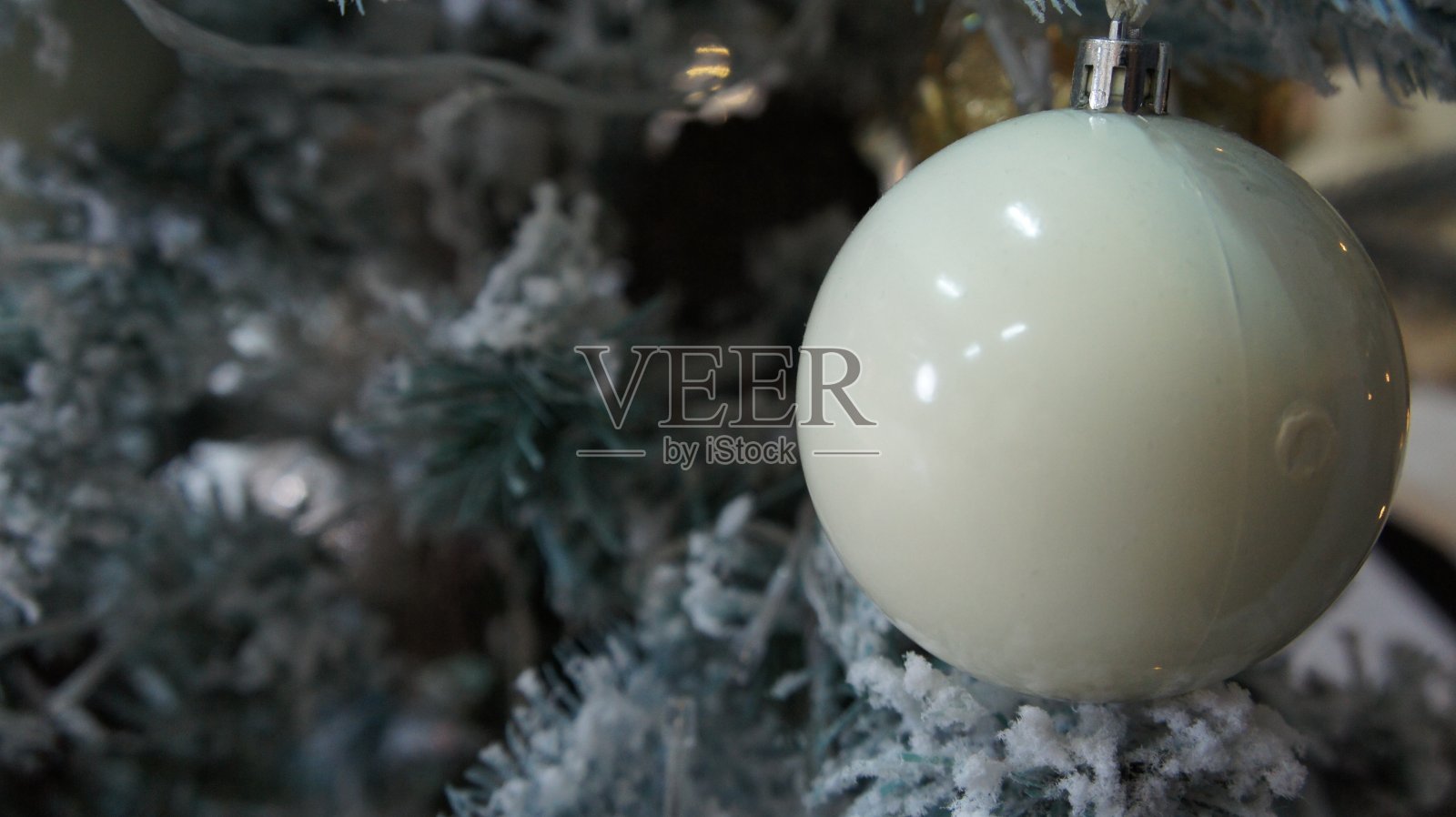 圣诞树上的球，圣诞树玩具照片摄影图片