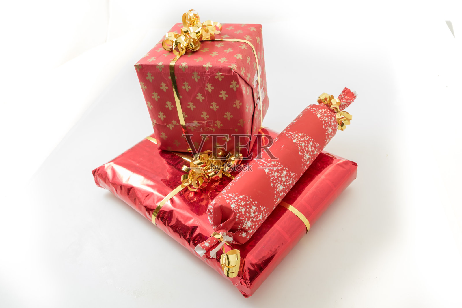 白色背景的圣诞礼物照片摄影图片