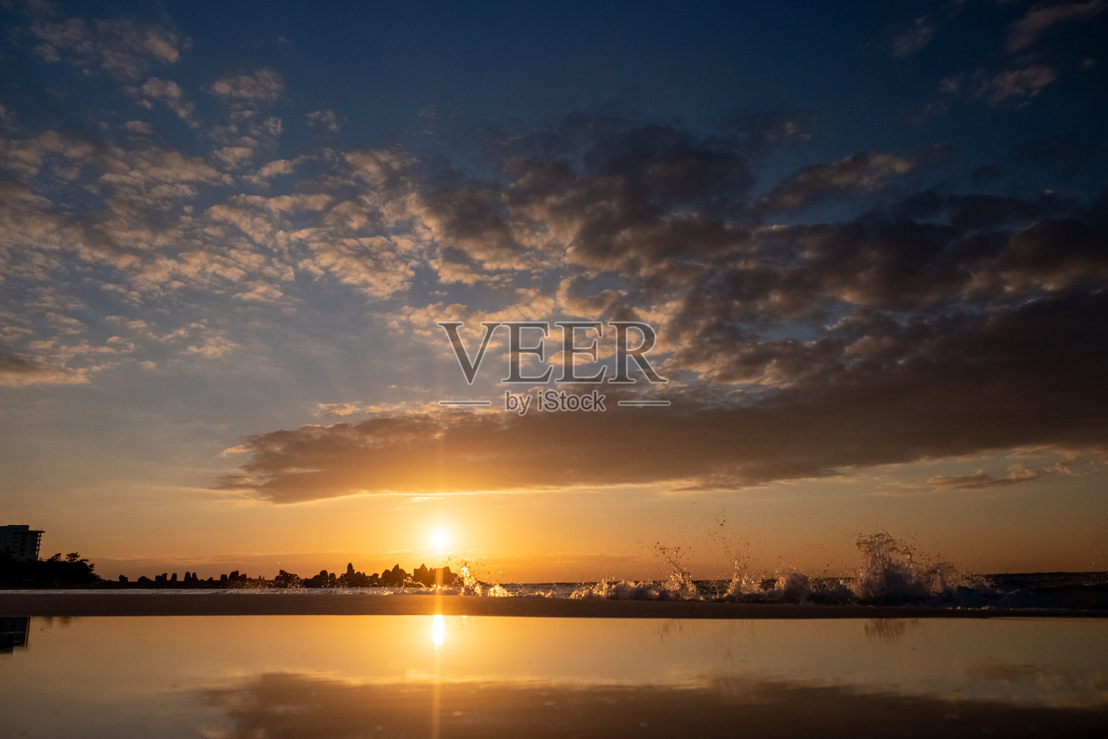 日本和歌山县白浜海滩的日落照片摄影图片